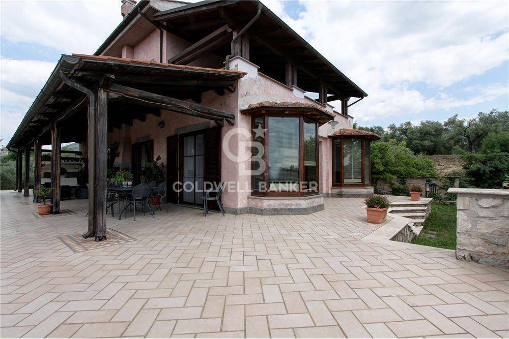 Casa indipendente in vendita a Palombara Sabina