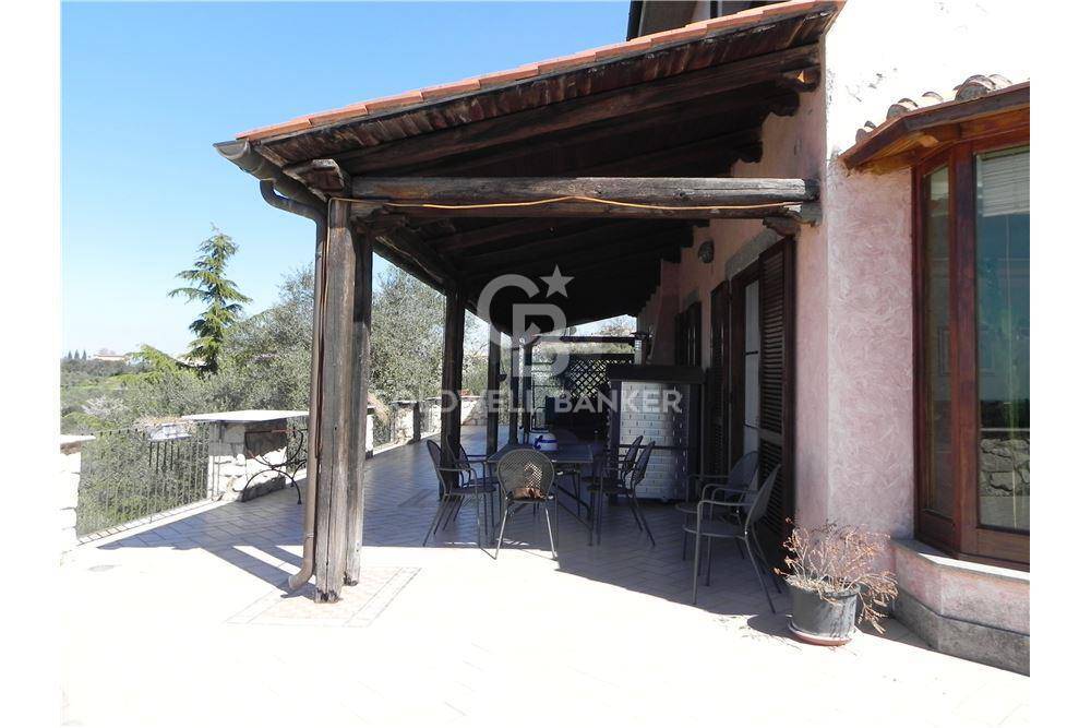 Casa indipendente in vendita a Palombara Sabina
