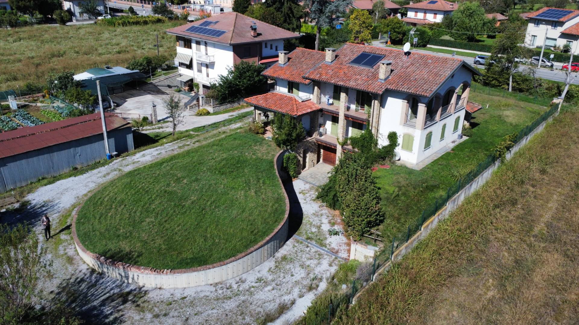 Villa con terrazzo, Rocca de' Baldi crava