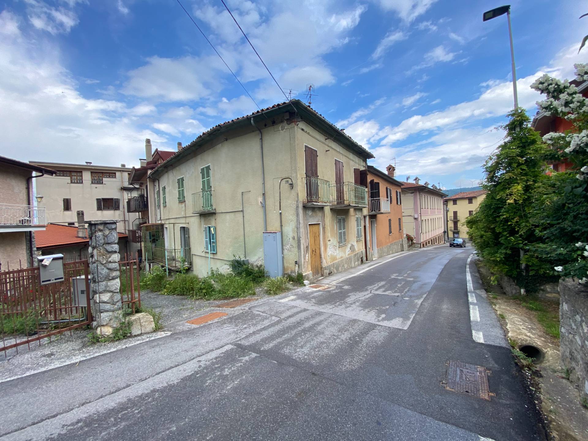 Porzione di casa in vendita a Viola, Viola