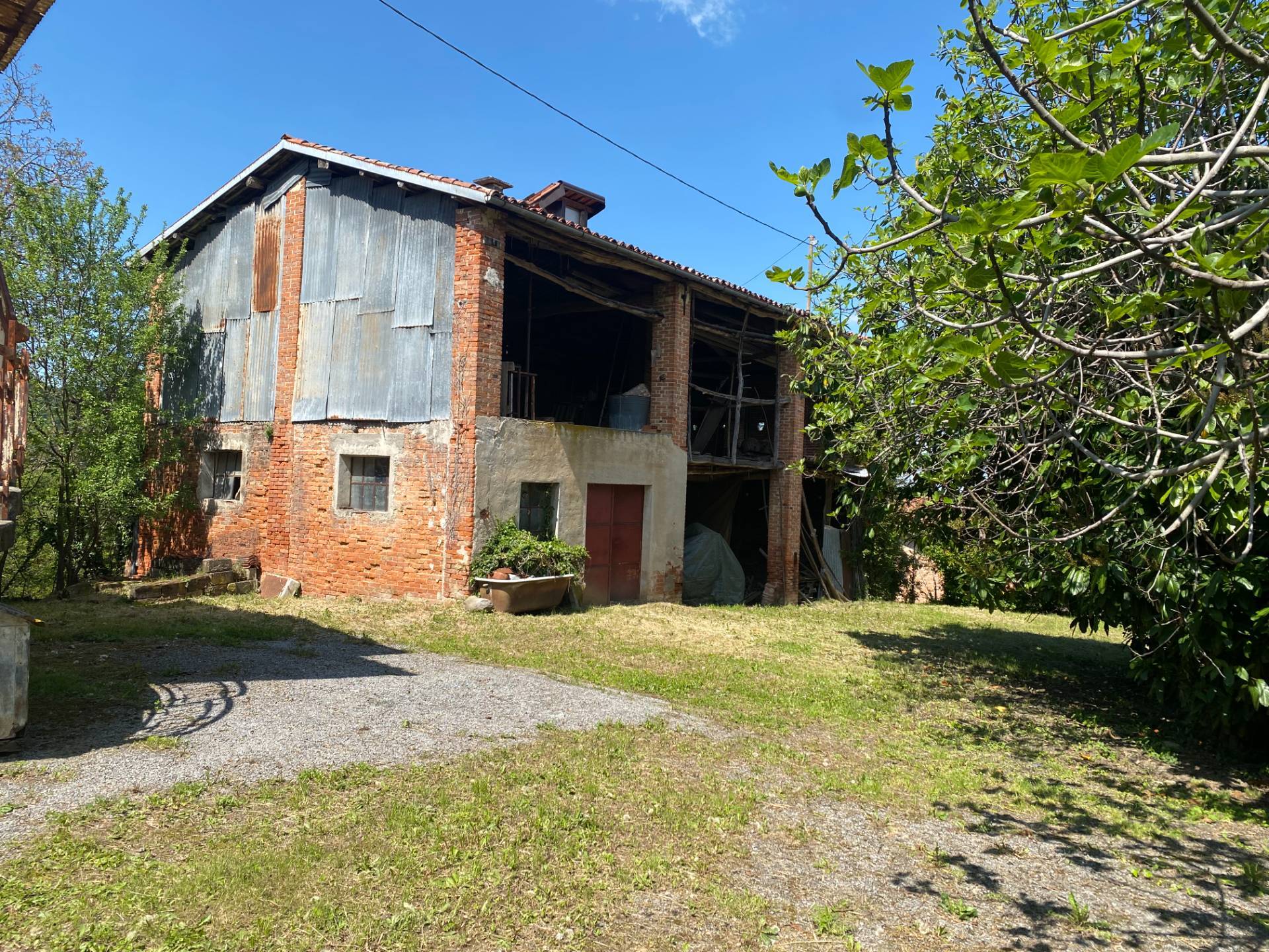 Casa indipendente in vendita a Monastero di Vasco