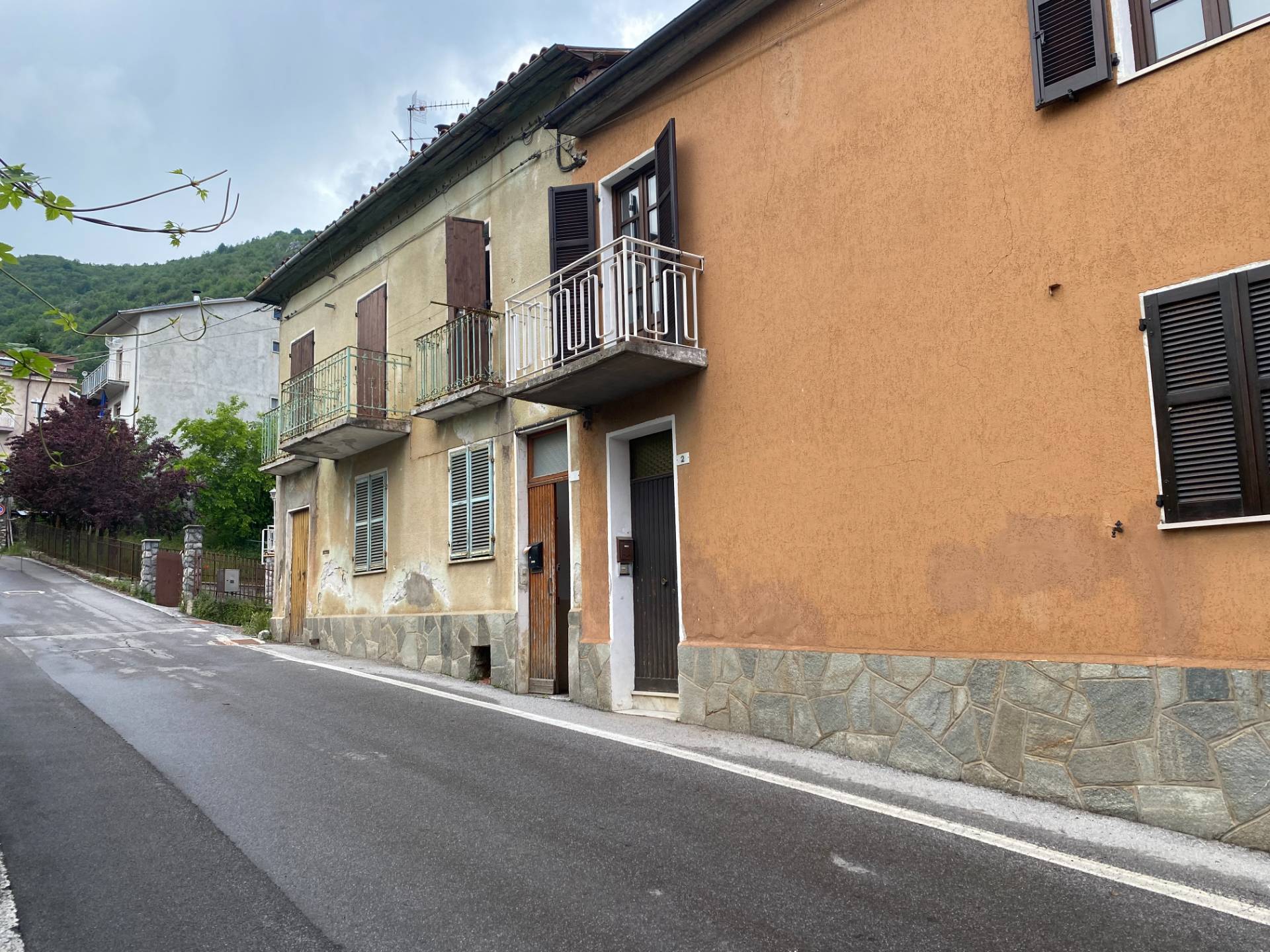 Porzione di casa in vendita a Viola, Viola