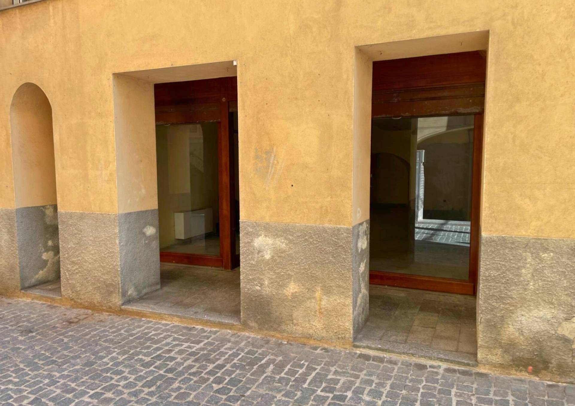 Locale commerciale in affitto a Mondov, Breo