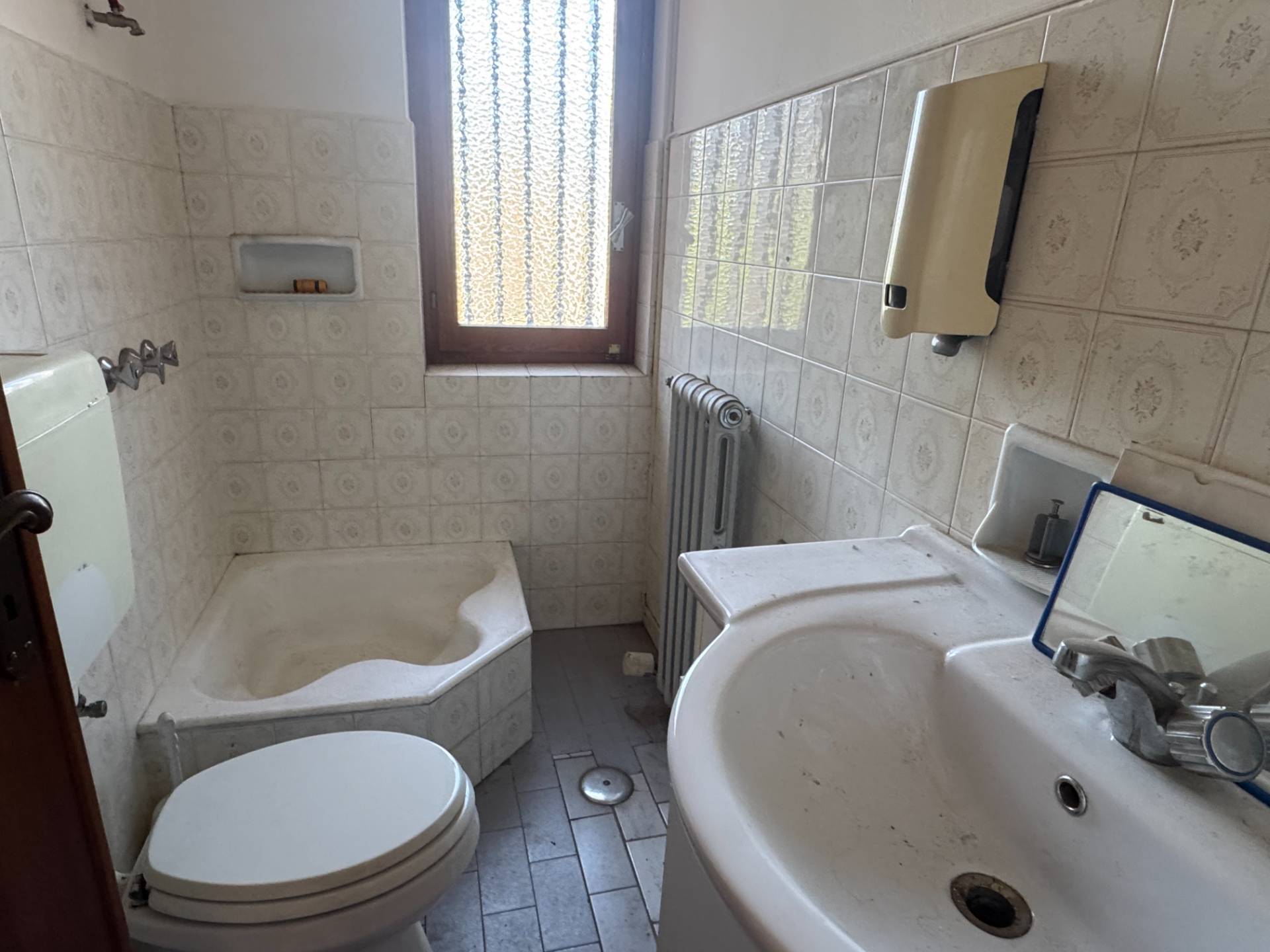 Negozio in vendita a Roburent, San Giacomo Di Roburent