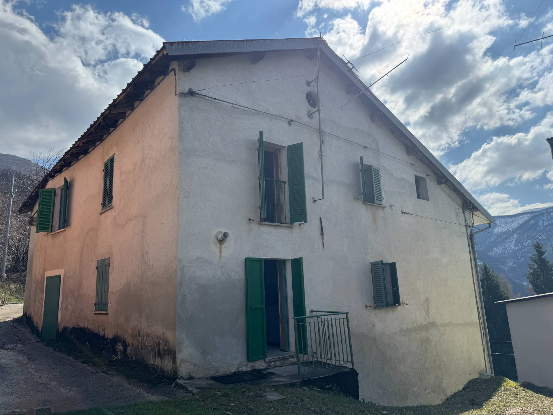 Casa indipendente in vendita a Roburent