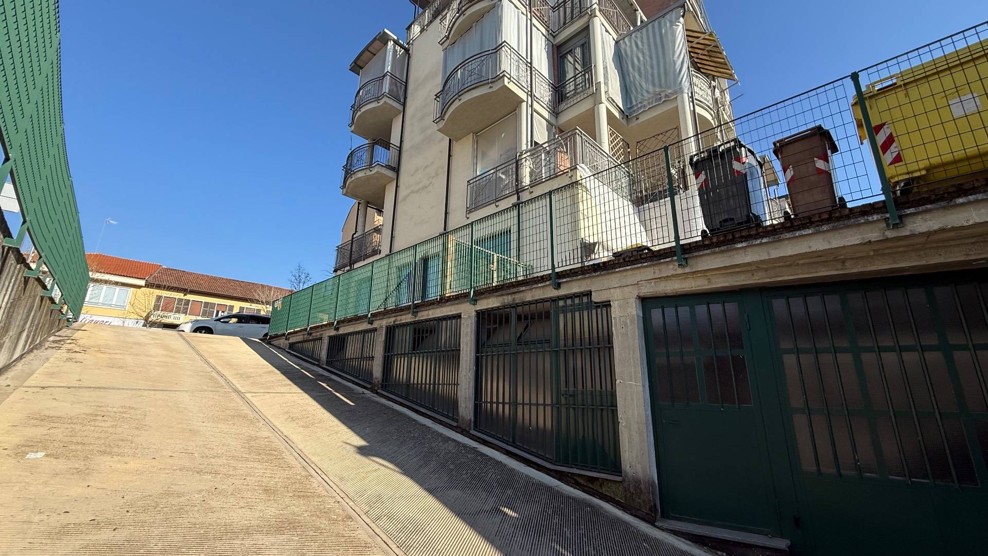 Deposito in vendita a Asti, Citt