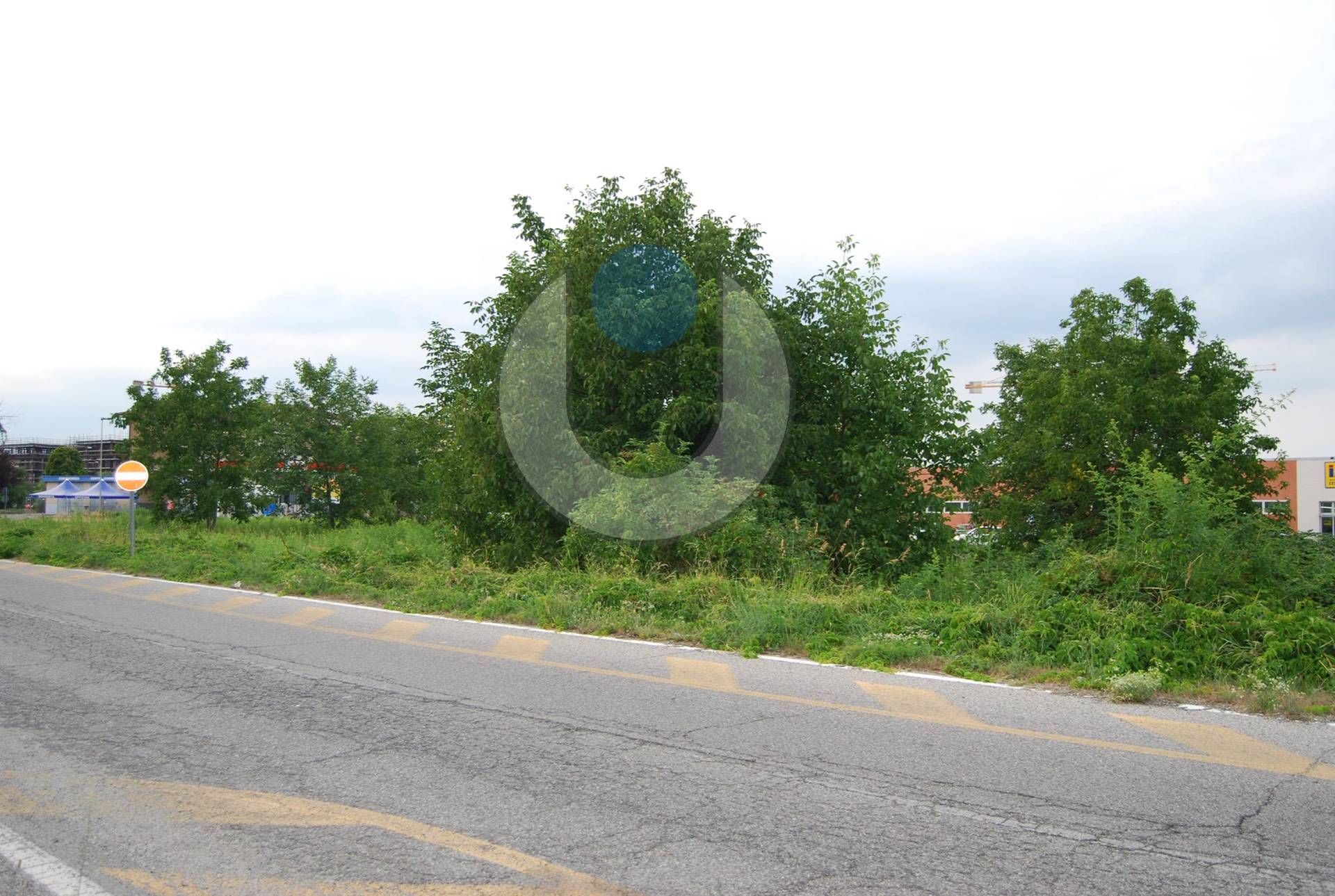 Terreno residenziale in vendita a Rivalta di Torino, V.ze Centri Commerciali