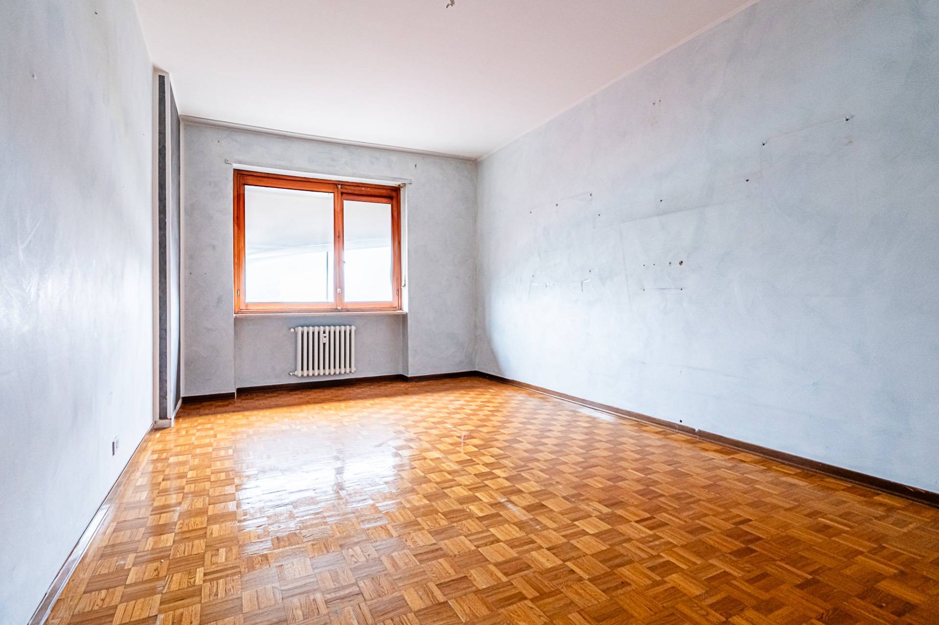 Appartamento in vendita a Beinasco, Centrale -