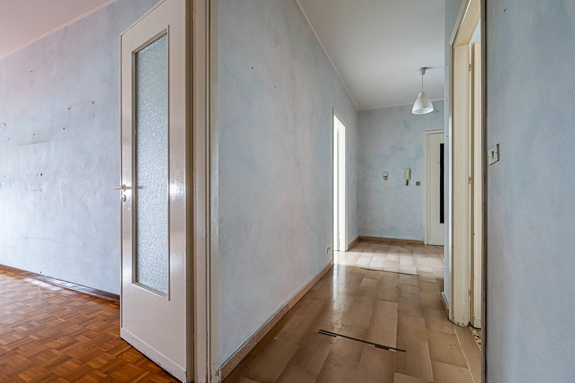 Appartamento in vendita a Beinasco, Centrale -