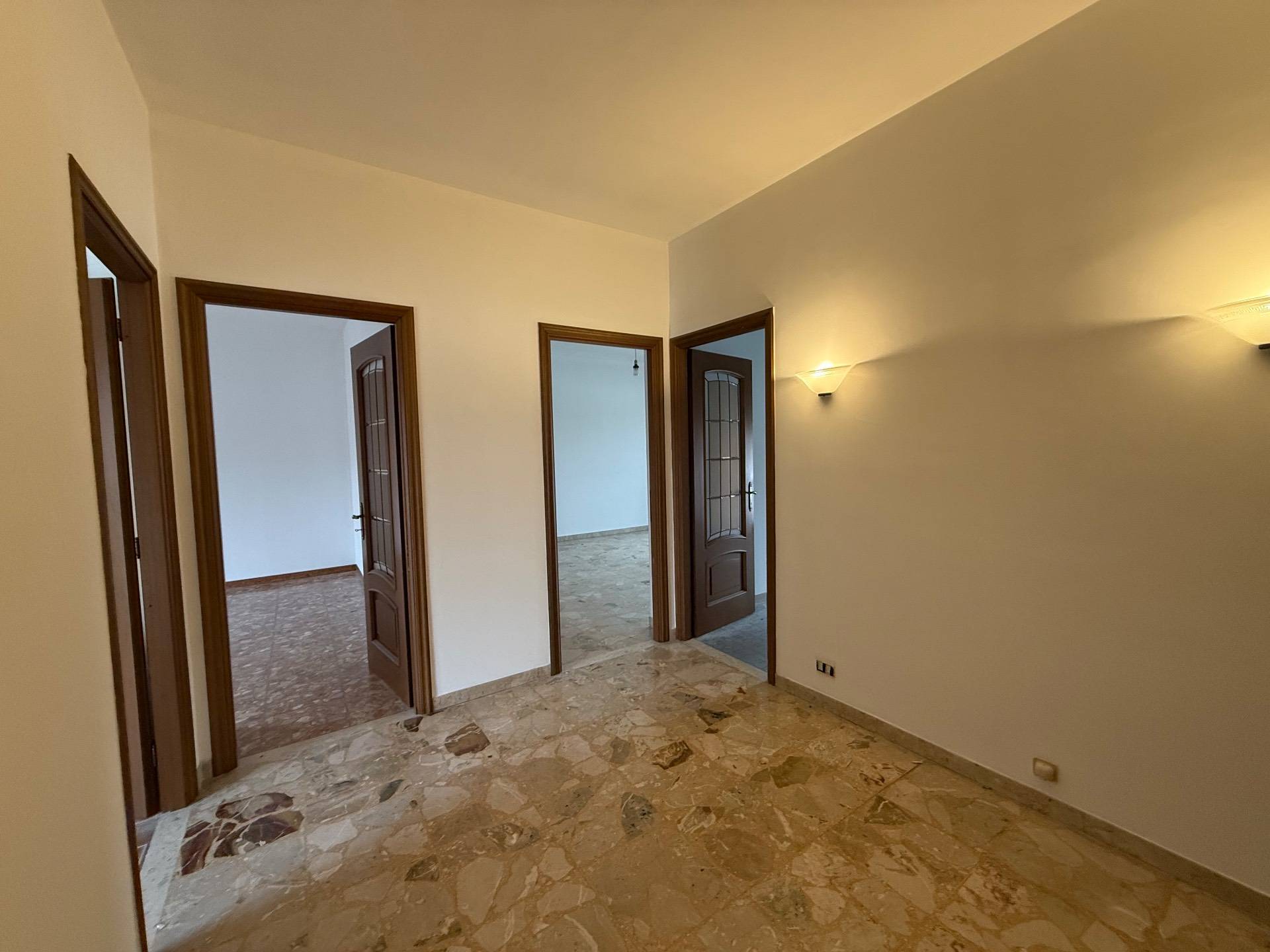 Studio/Ufficio in affitto a Orbassano, Centrale