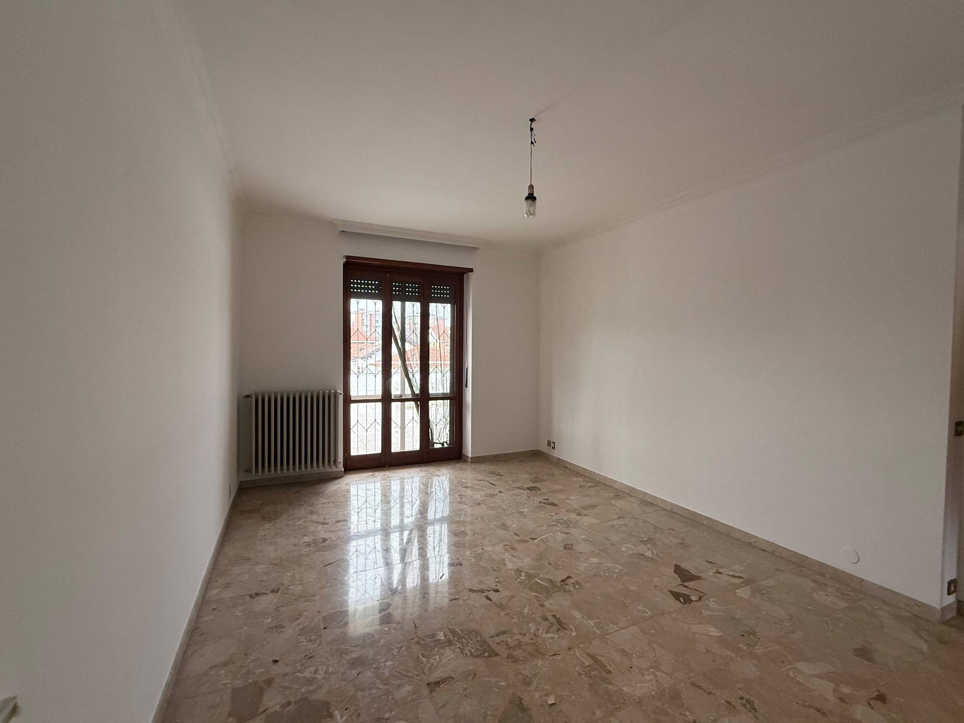 Studio/Ufficio in affitto a Orbassano, Centrale