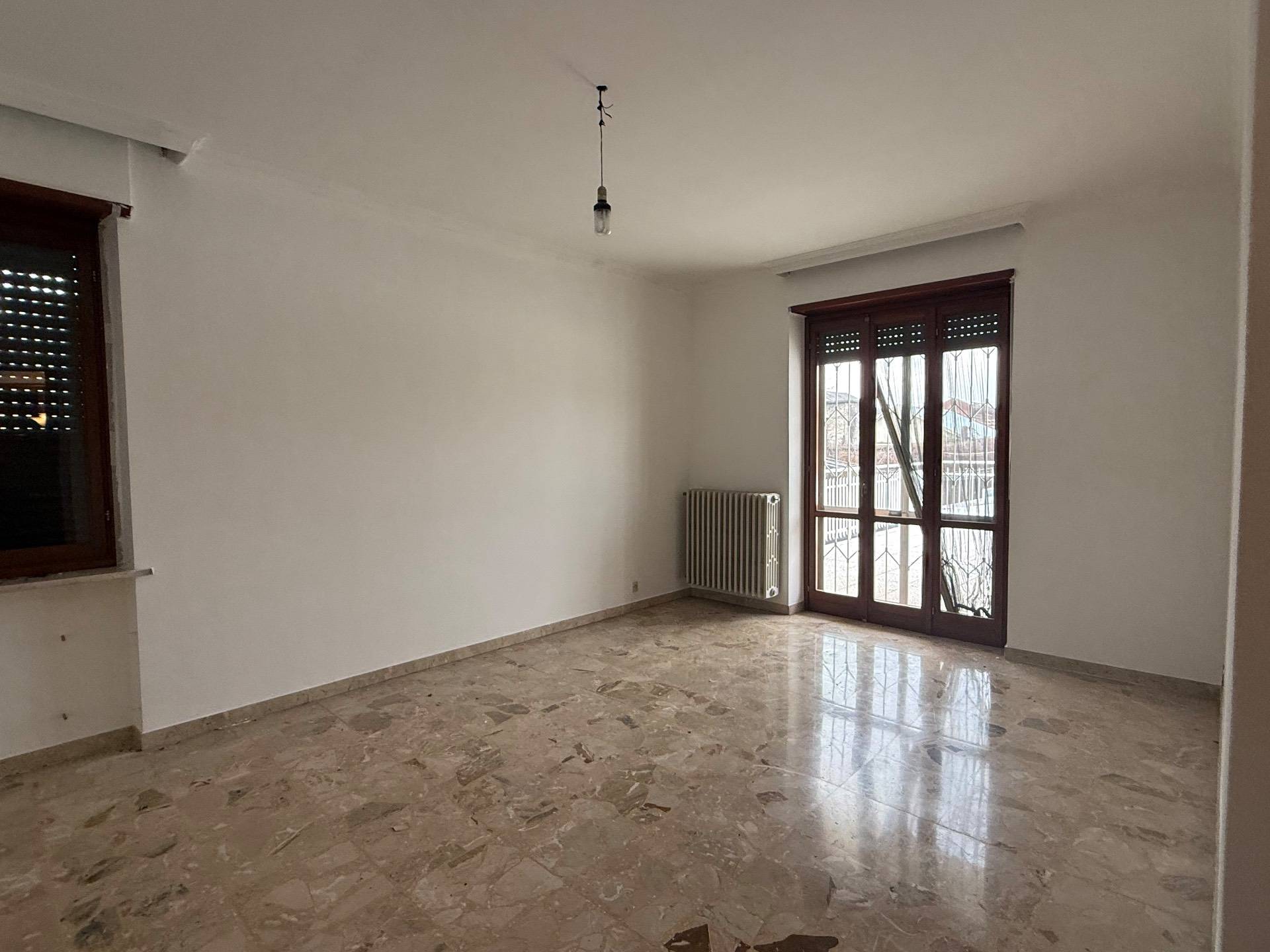 Studio/Ufficio in affitto a Orbassano, Centrale