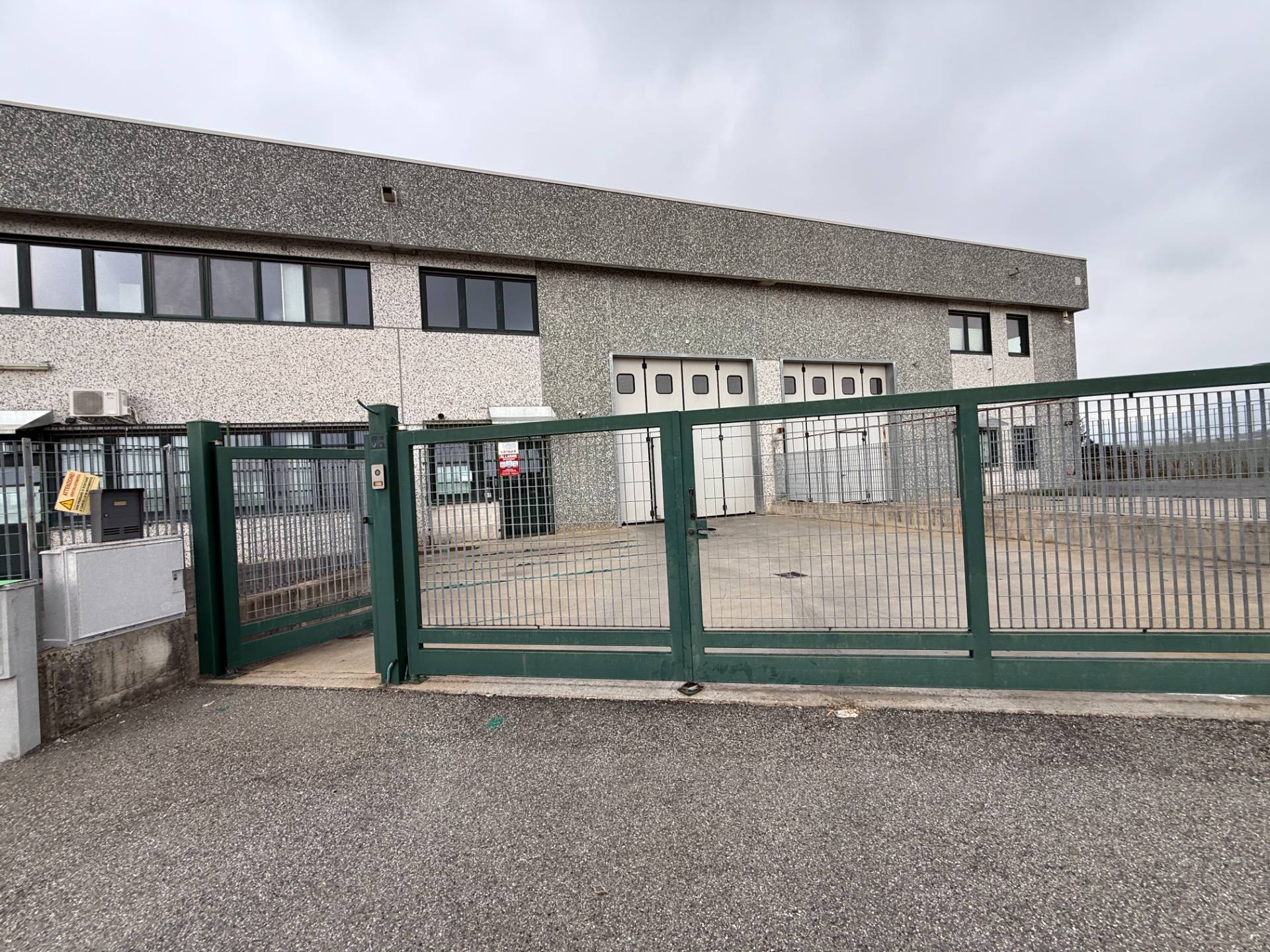 Capannone in affitto a Volvera, Industriale