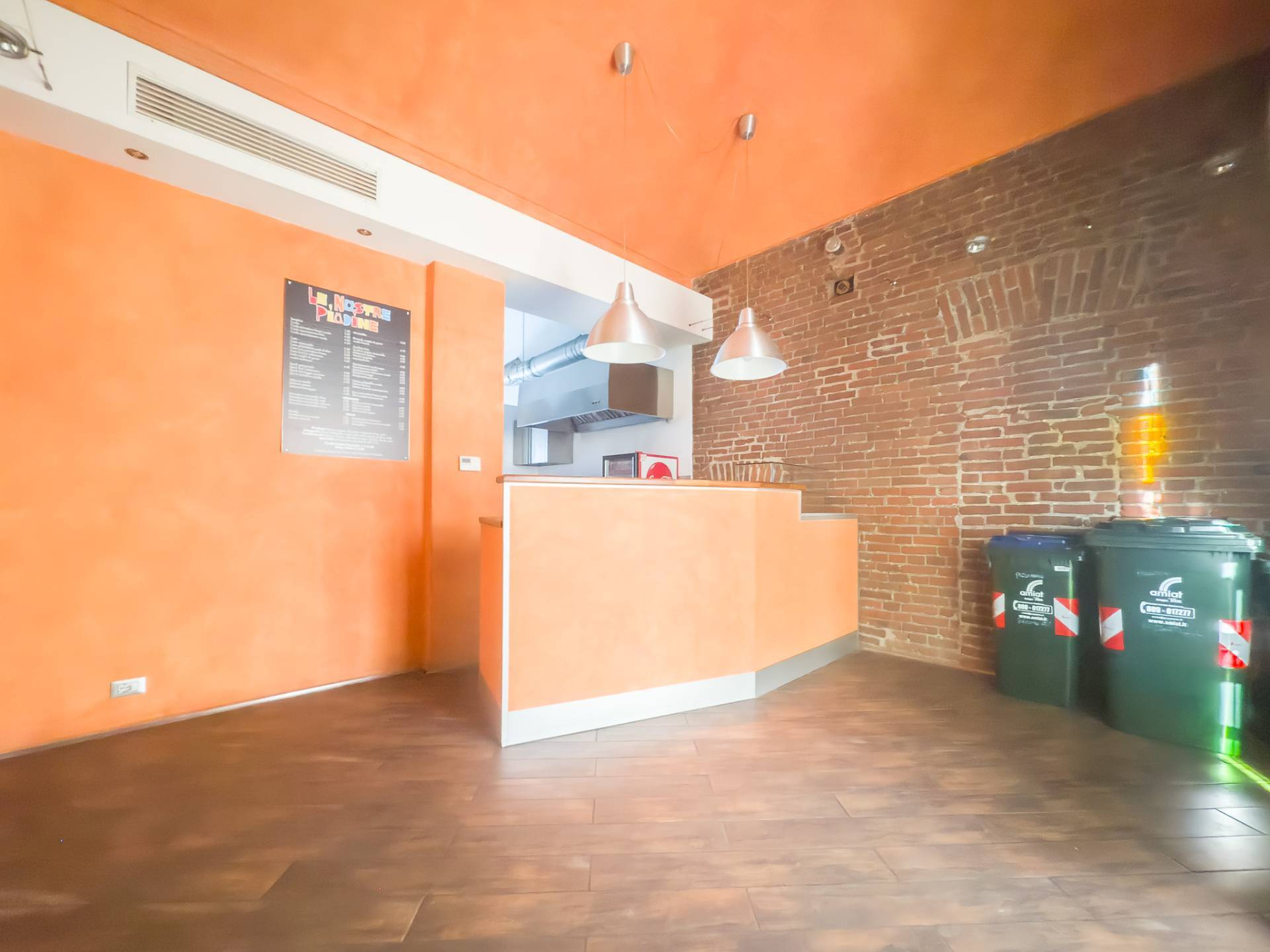 Locale commerciale in vendita a Torino, Cenisia