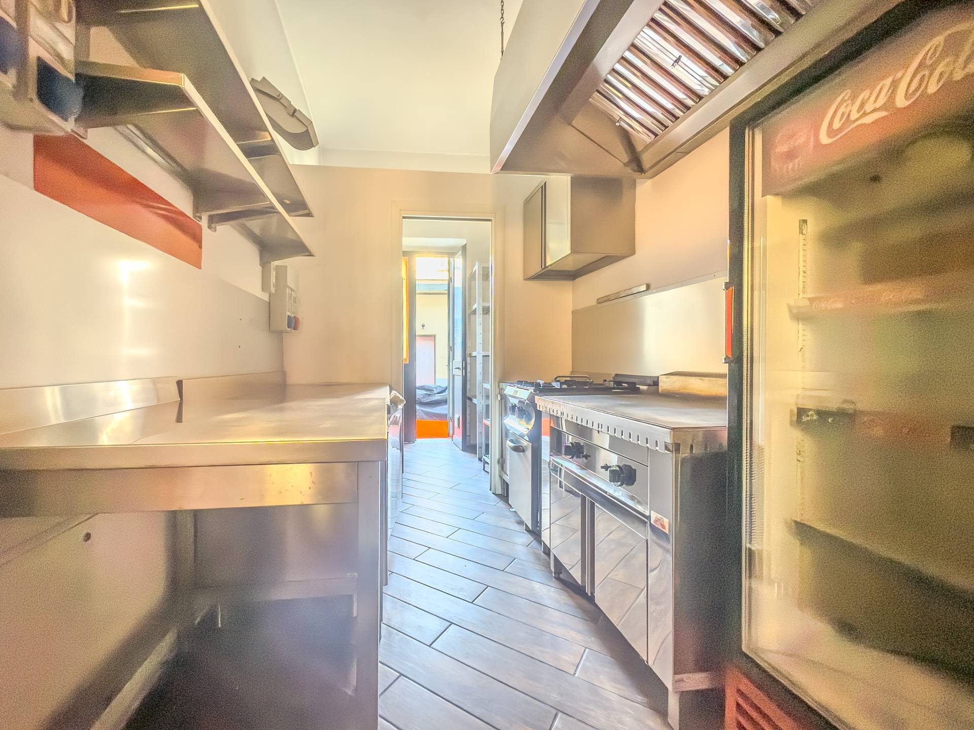 Locale commerciale in vendita a Torino, Cenisia