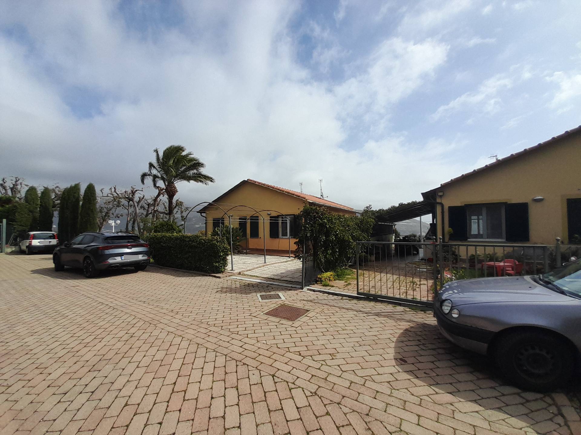 Villa Bifamiliare in vendita a Taggia, Arma di Taggia