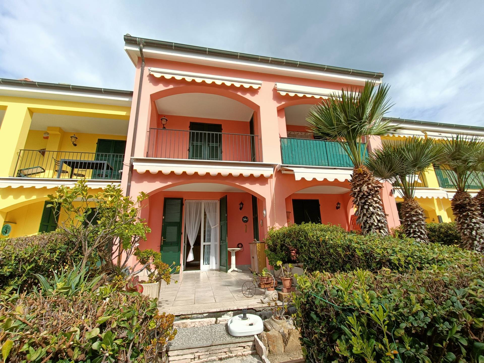 Appartamento in vendita a Cipressa