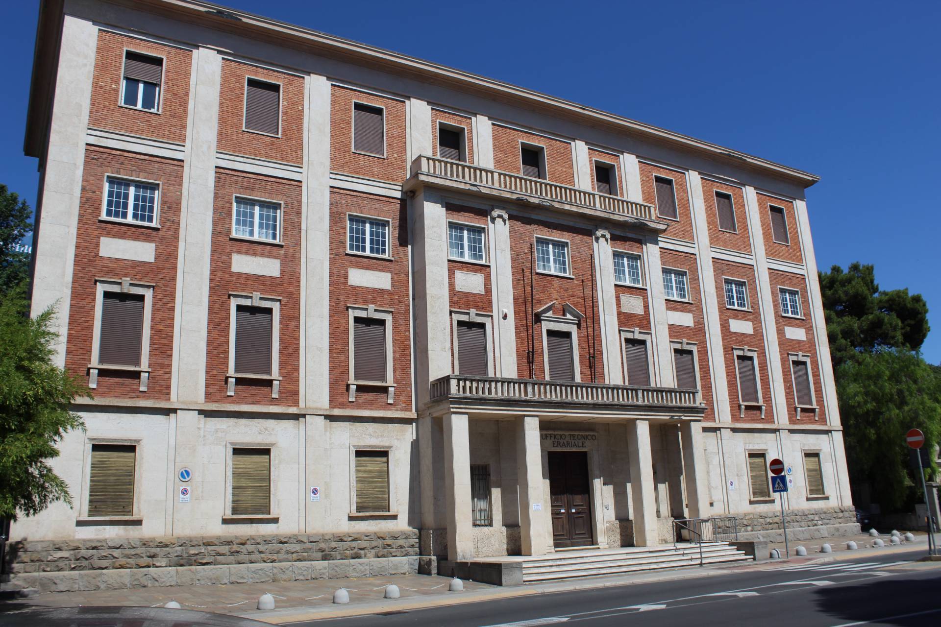 Attivit Commerciale in affitto a Imperia