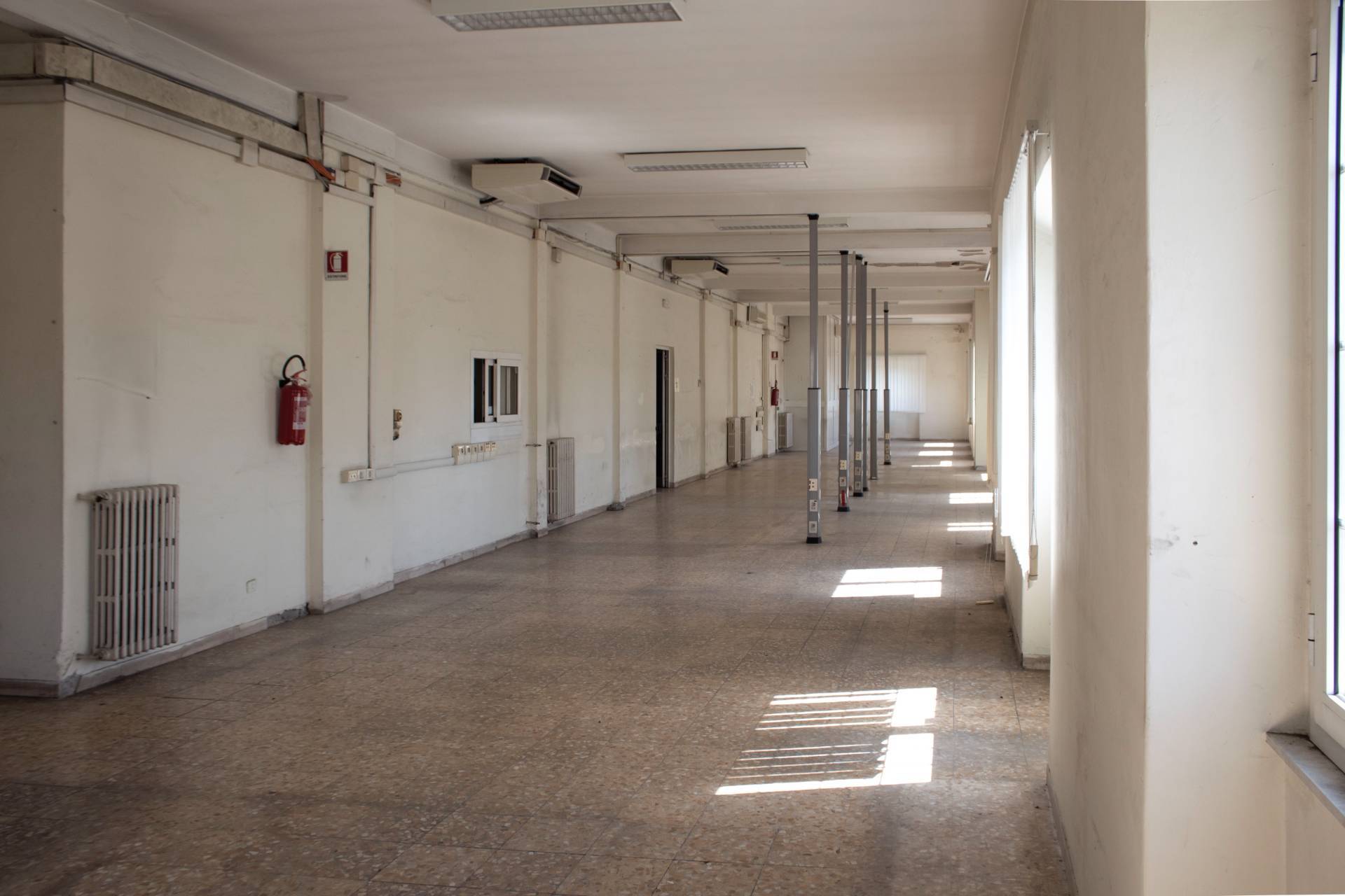 Attivit Commerciale in affitto a Imperia