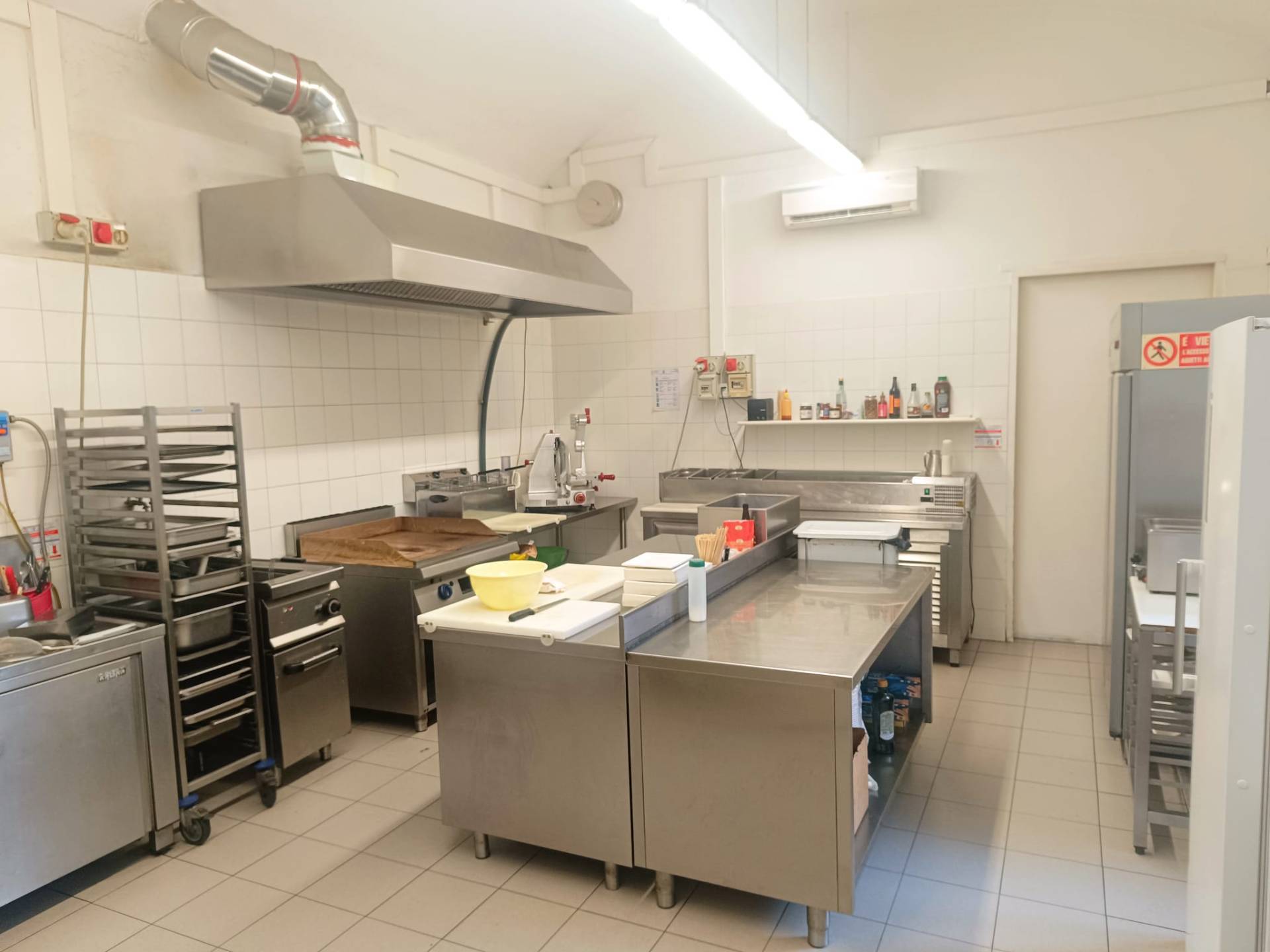 Attivit Commerciale - Alimentari - Gastronomia in vendita a Torino, San Salvario