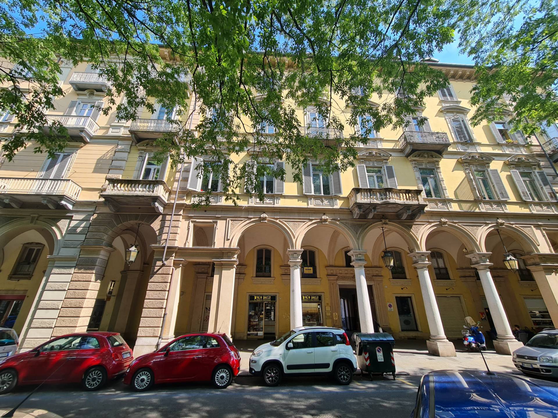 Appartamento con terrazzo, Torino centro