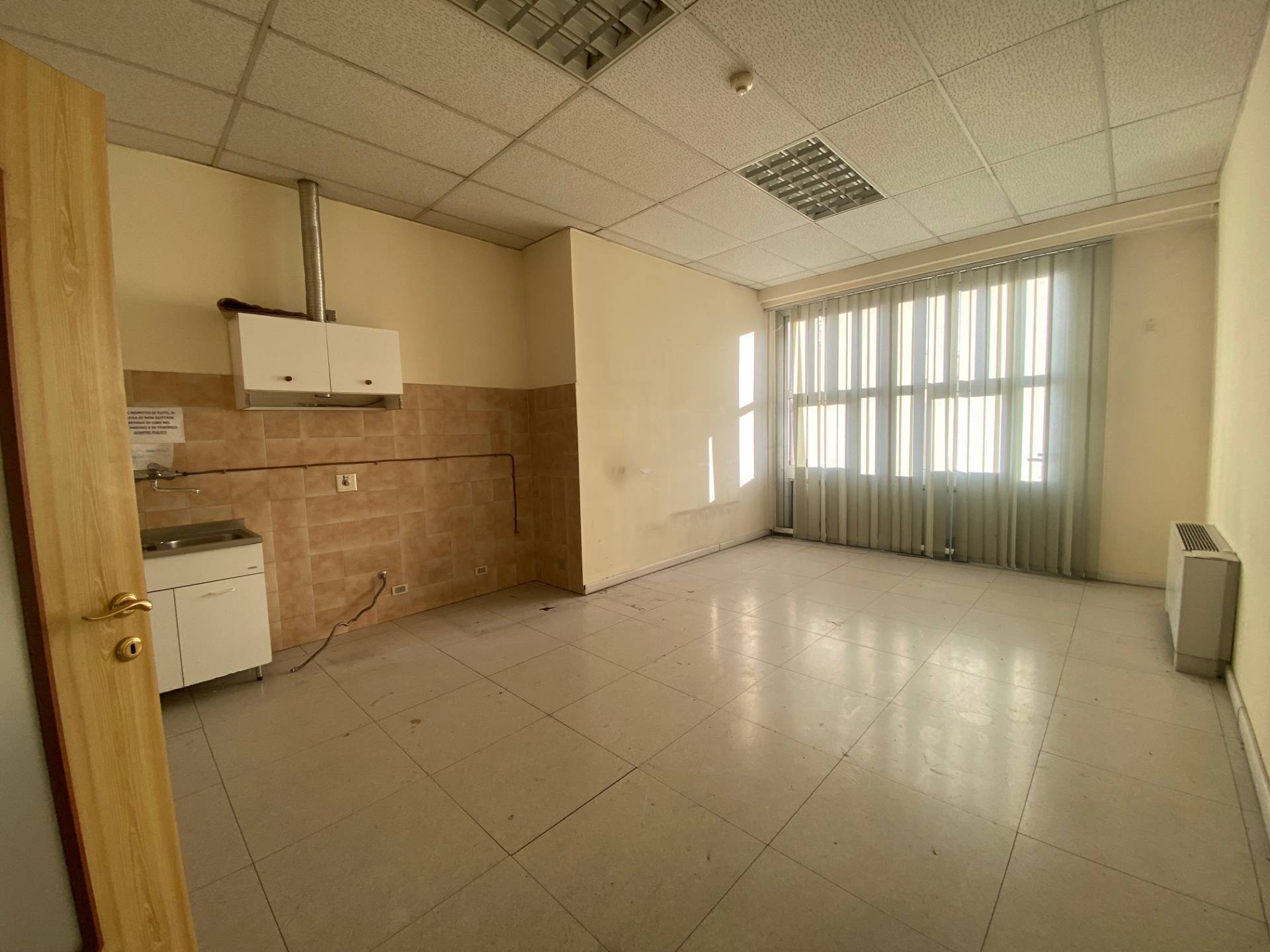 Locale commerciale in vendita a Torino, Regio Parco