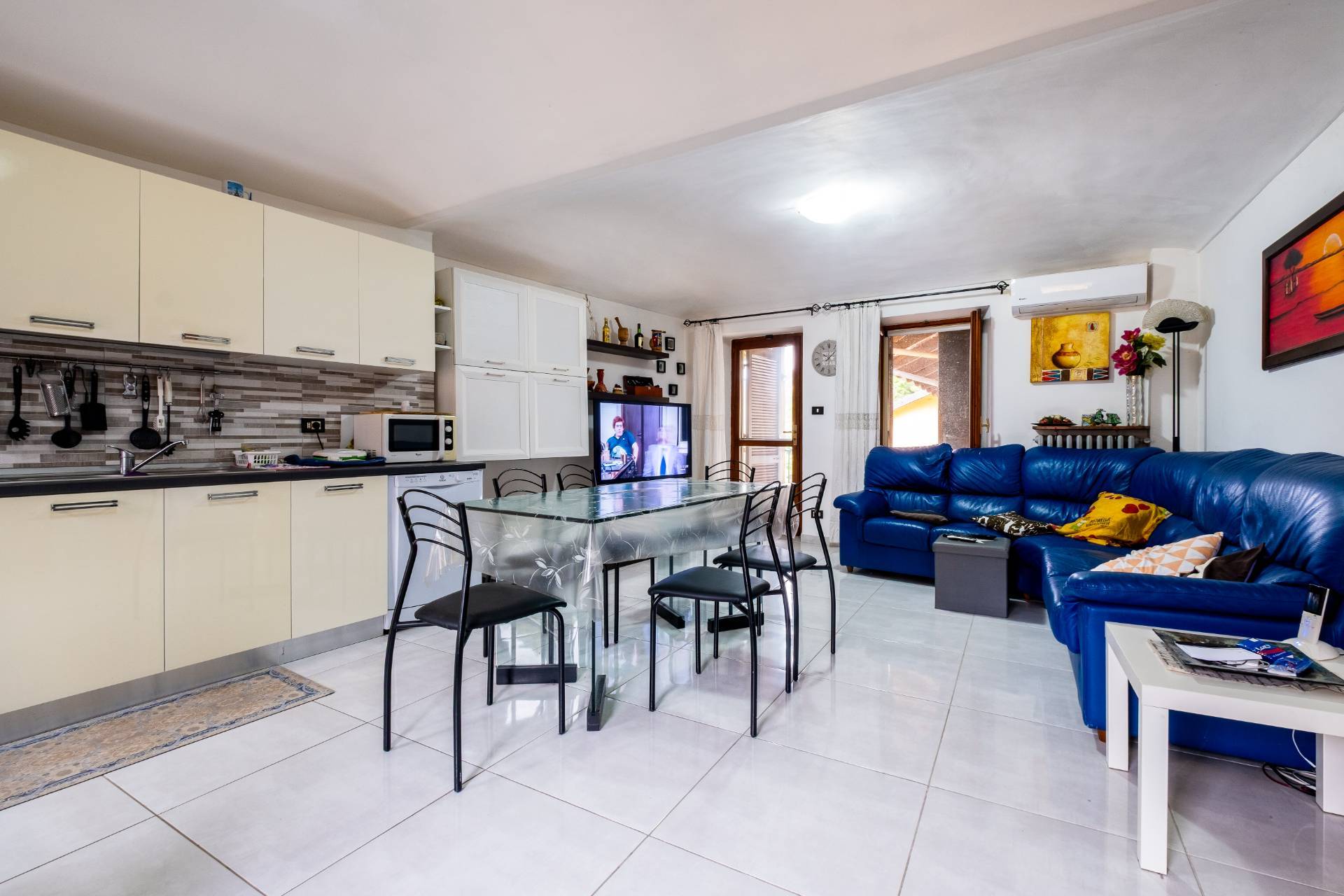 Villa Bifamiliare in vendita a Front, Centro