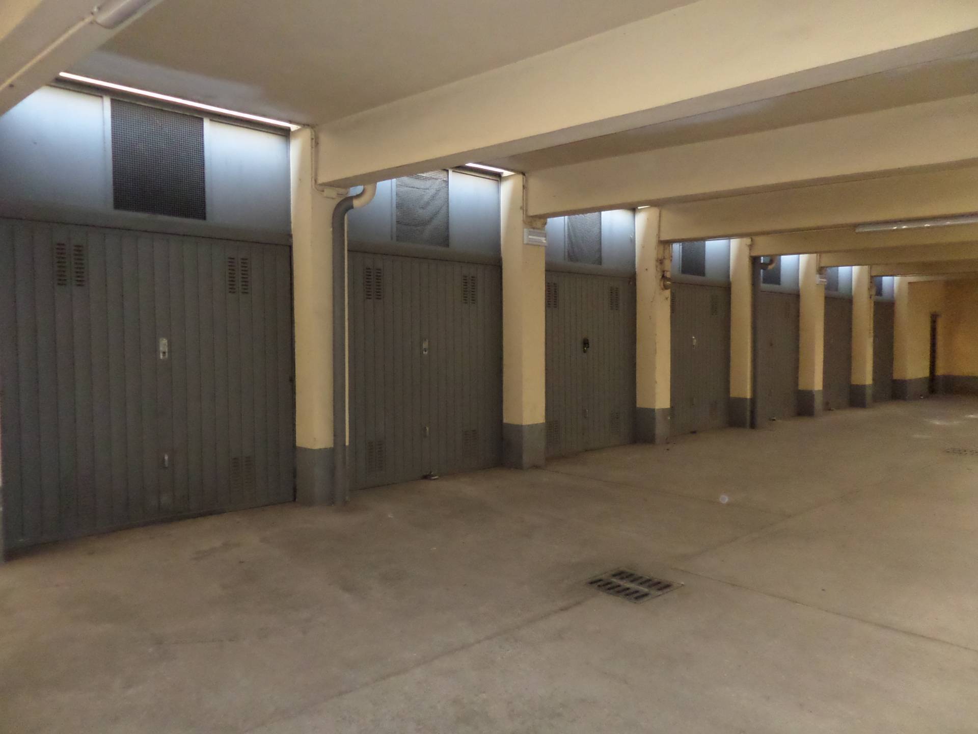 Box o garage in vendita a Torino, Lingotto