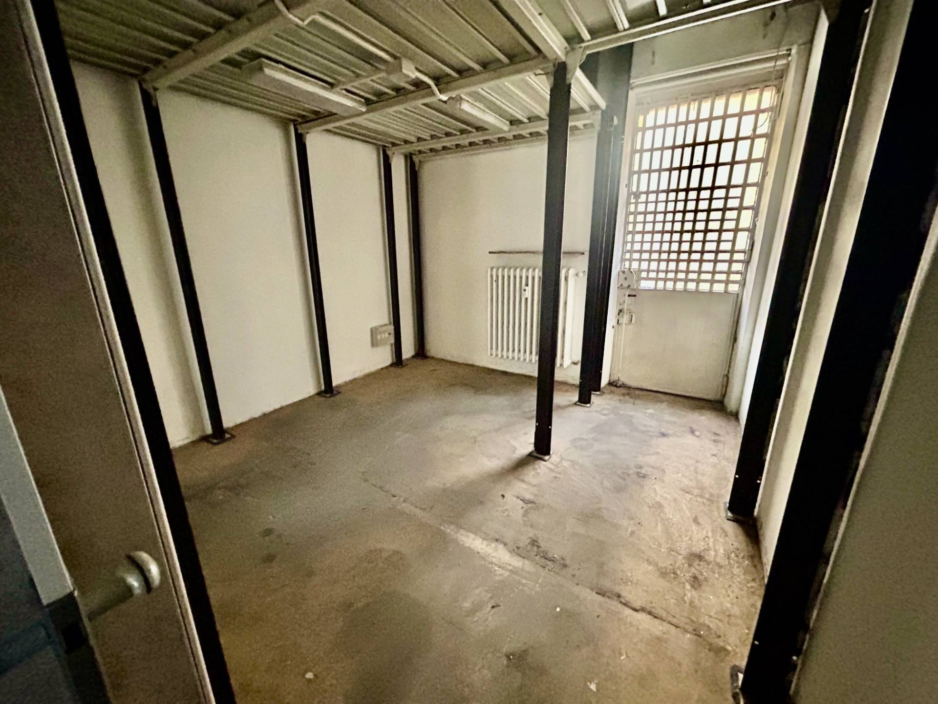 Negozio in vendita a Torino, San Salvario