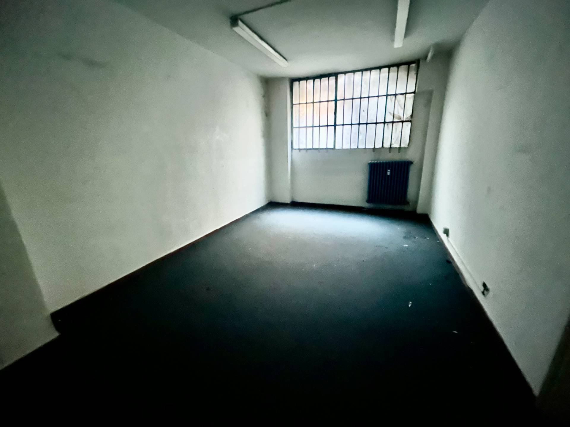 Negozio in vendita a Torino, San Salvario