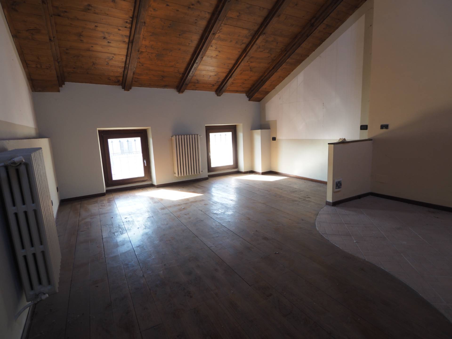 Appartamento in vendita a Cambiano, Centrale