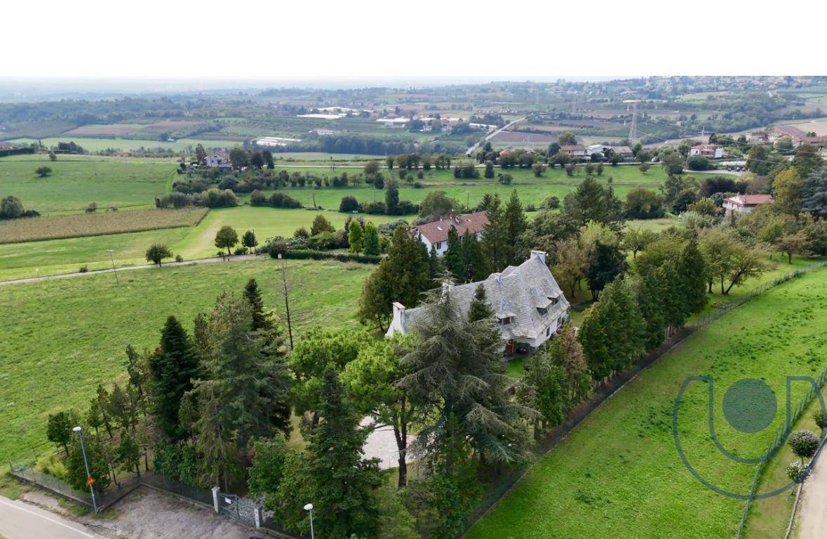 Villa con terrazzo, Pino Torinese podio