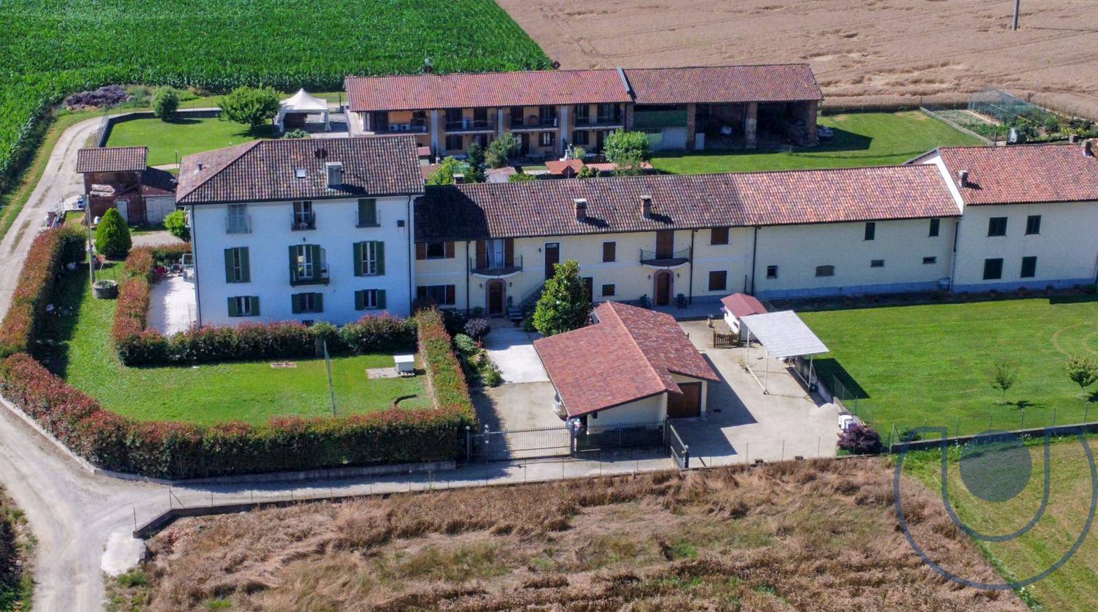 Casa indipendente con terrazzo, Poirino semicentro