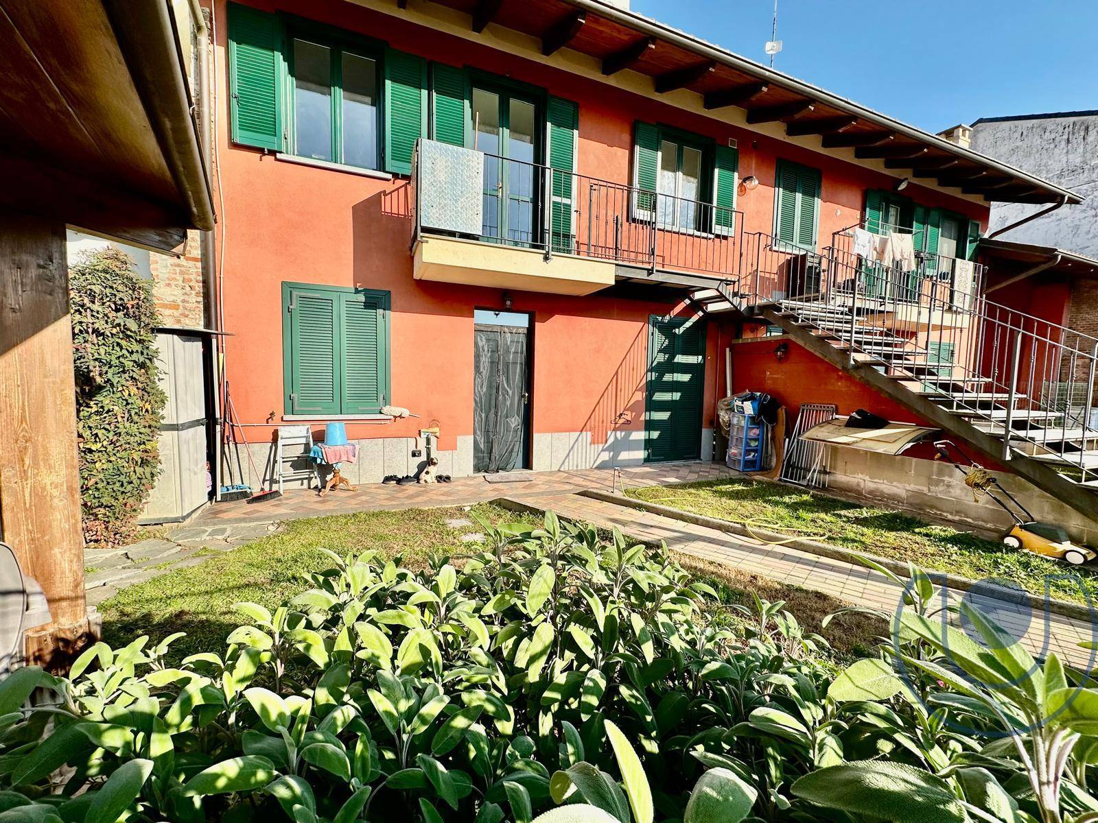 Appartamento in vendita a Riva presso Chieri, Centro