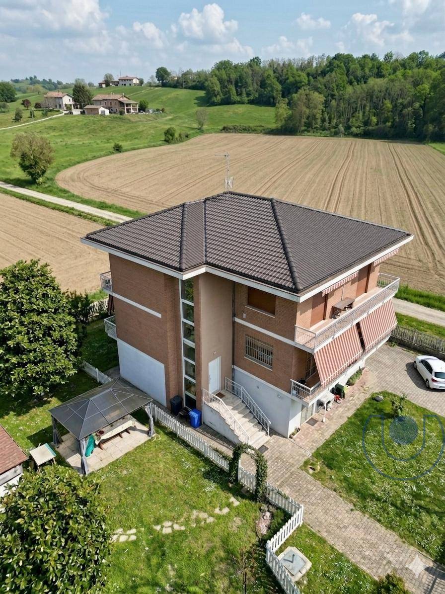 Appartamento in vendita a Pavarolo, Collina