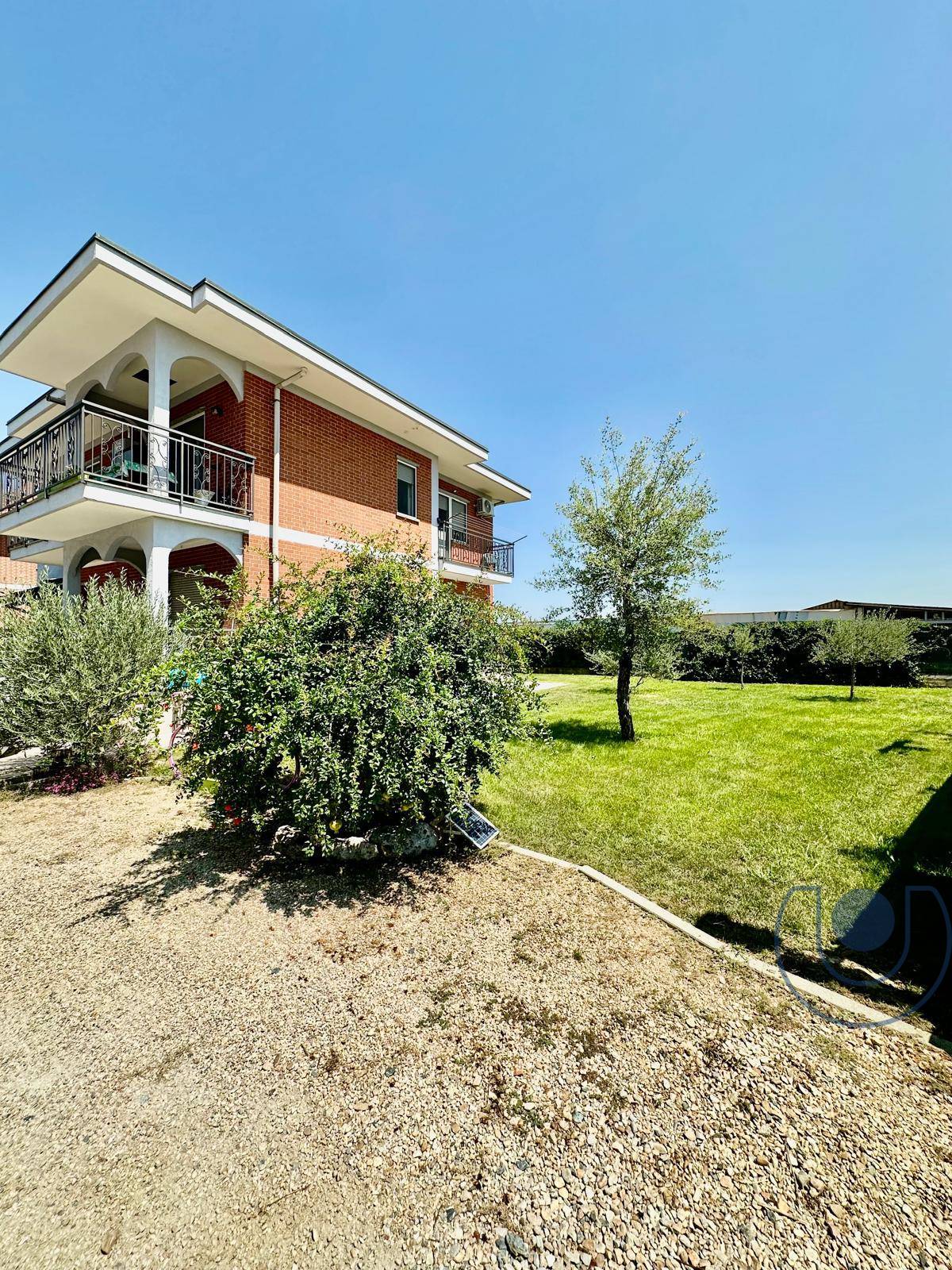 Villa Bifamiliare in vendita a Santena, Semicentro