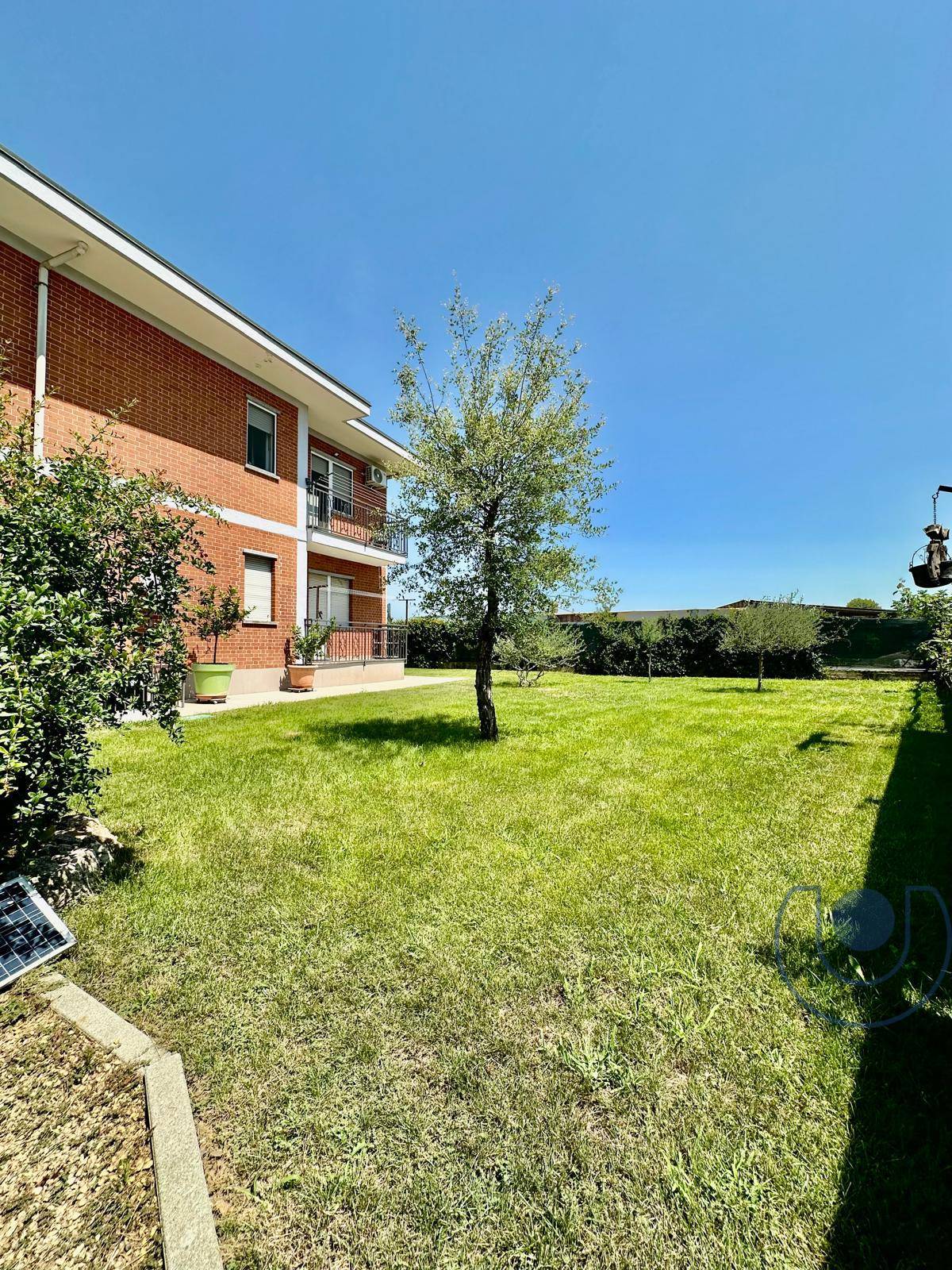 Villa Bifamiliare in vendita a Santena, Semicentro