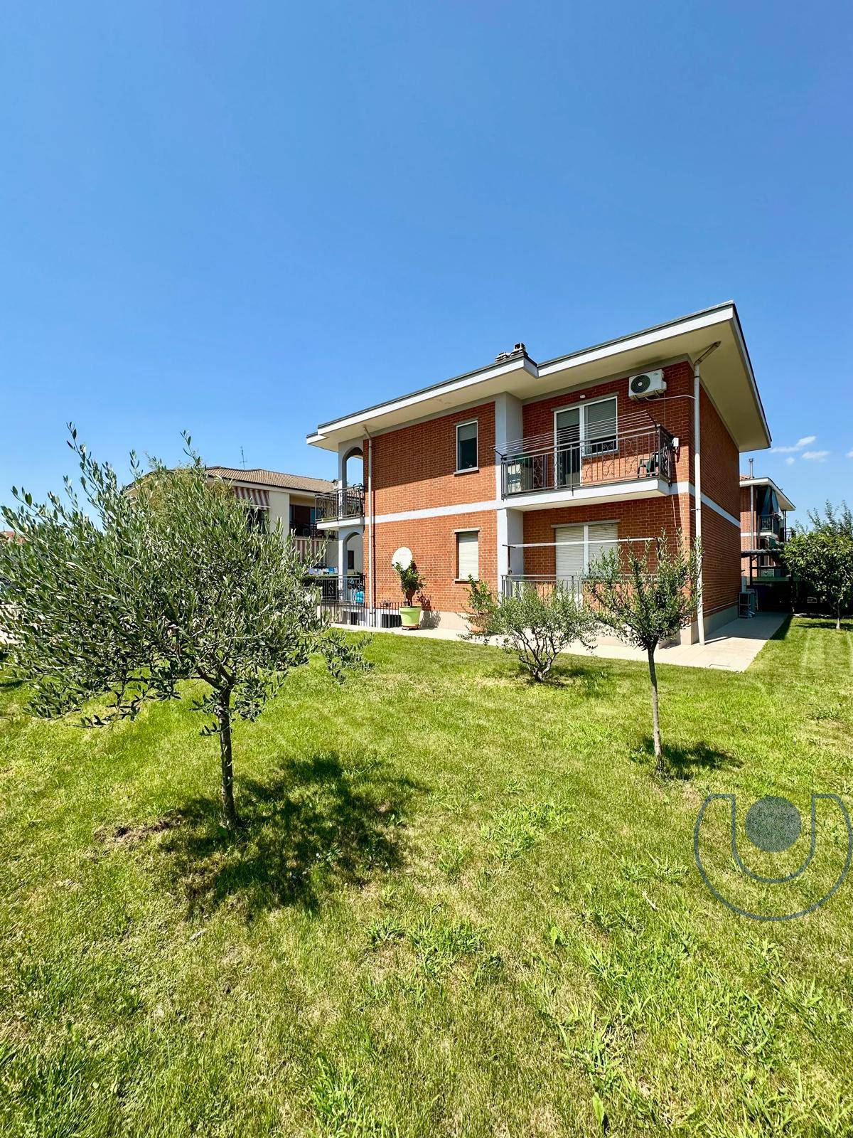 Villa Bifamiliare in vendita a Santena, Semicentro
