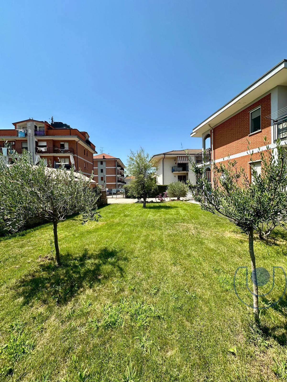Villa Bifamiliare in vendita a Santena, Semicentro