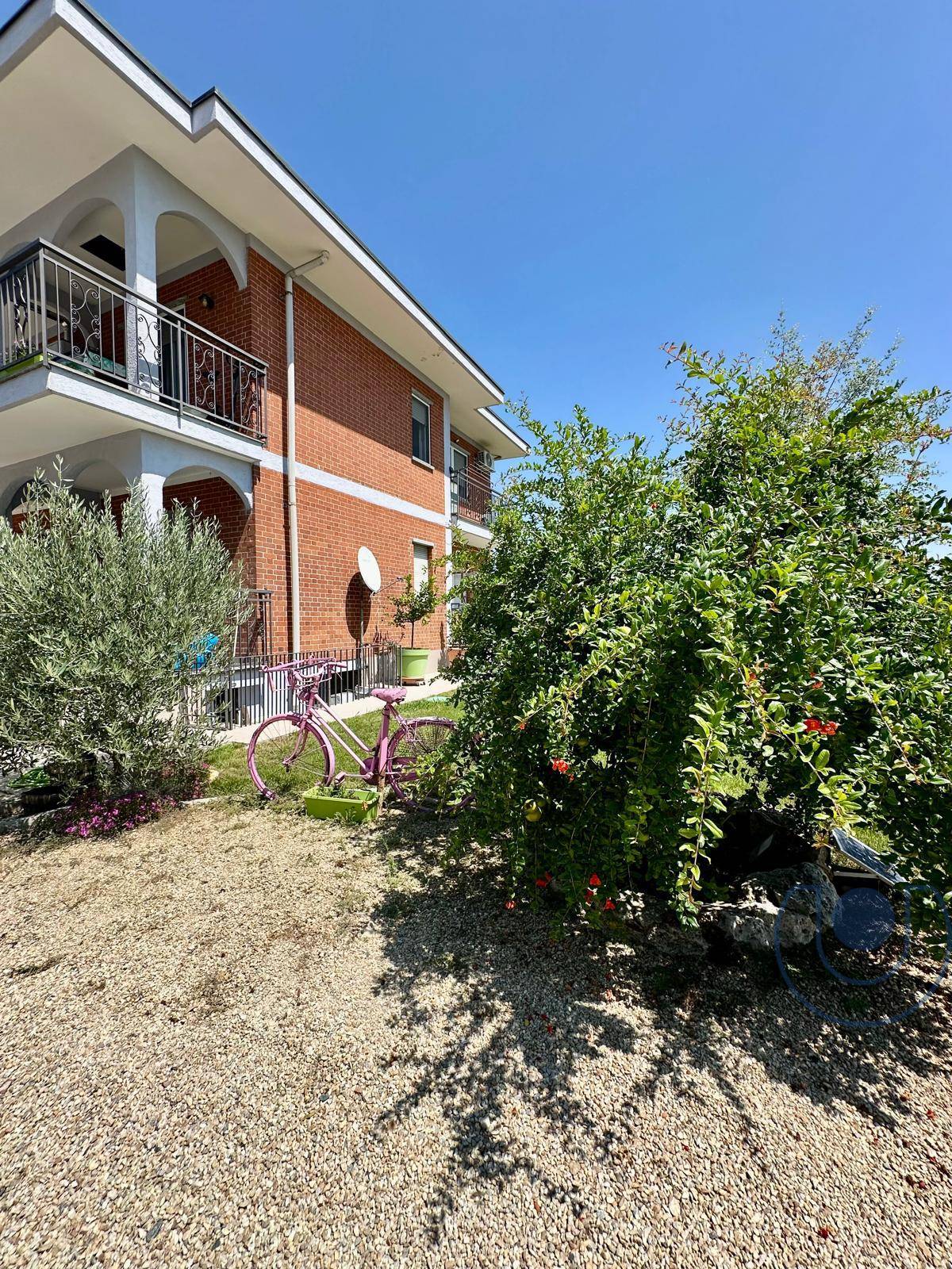 Villa Bifamiliare in vendita a Santena, Semicentro
