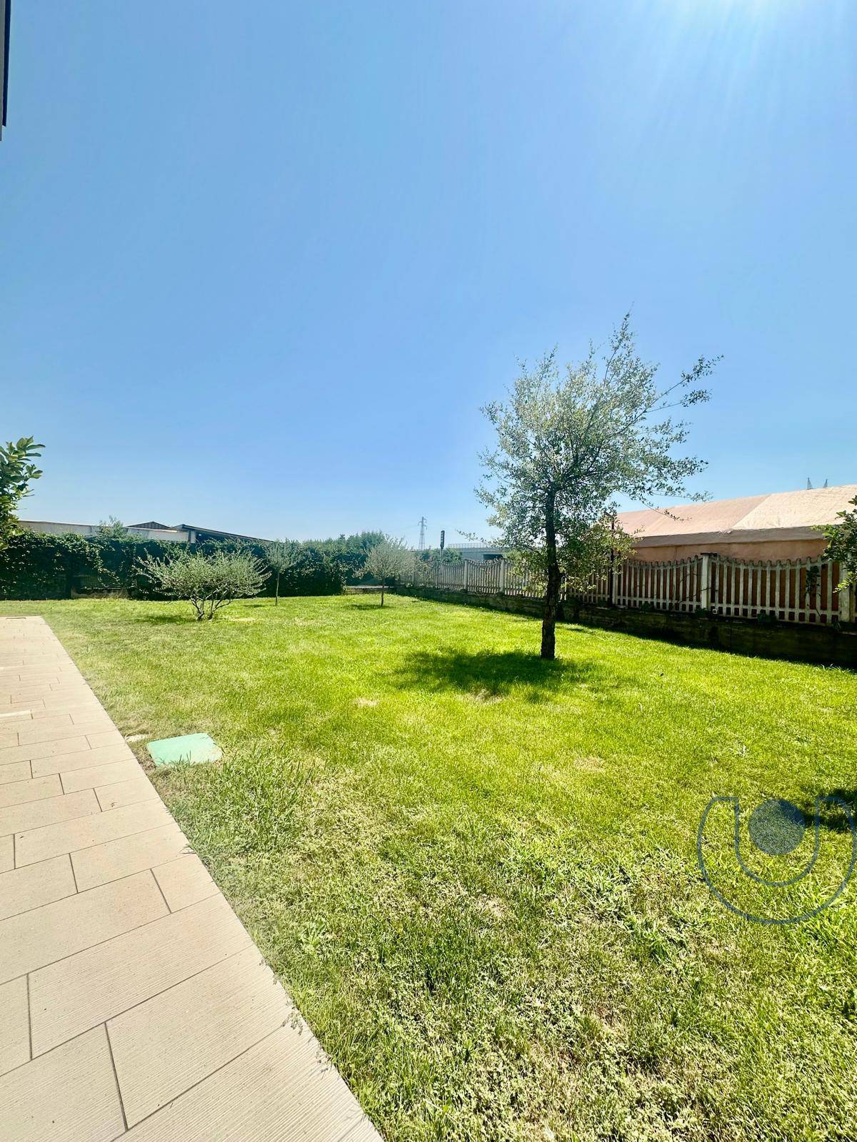 Villa Bifamiliare in vendita a Santena, Semicentro