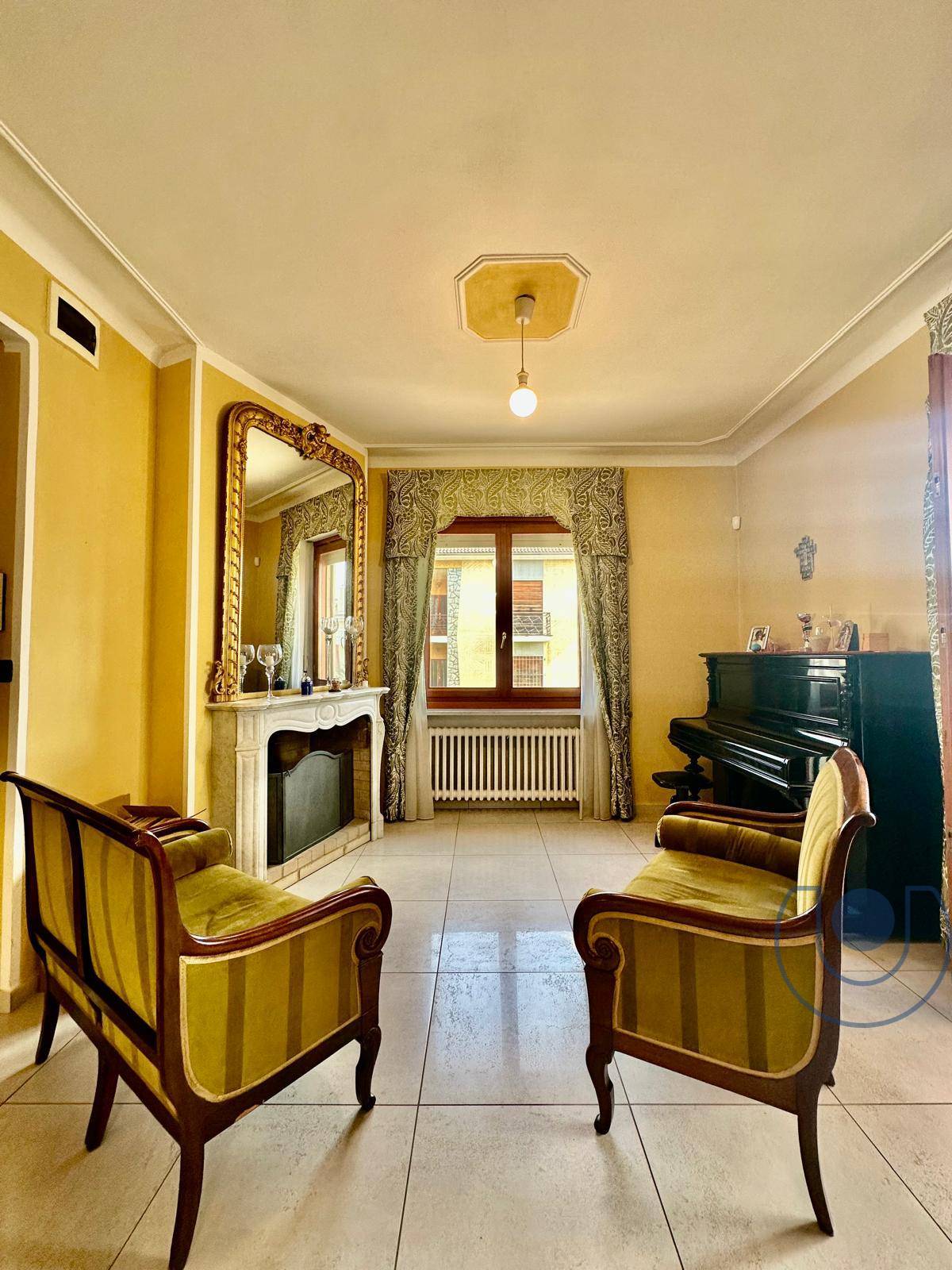 Casa indipendente in vendita a Carignano, Centro