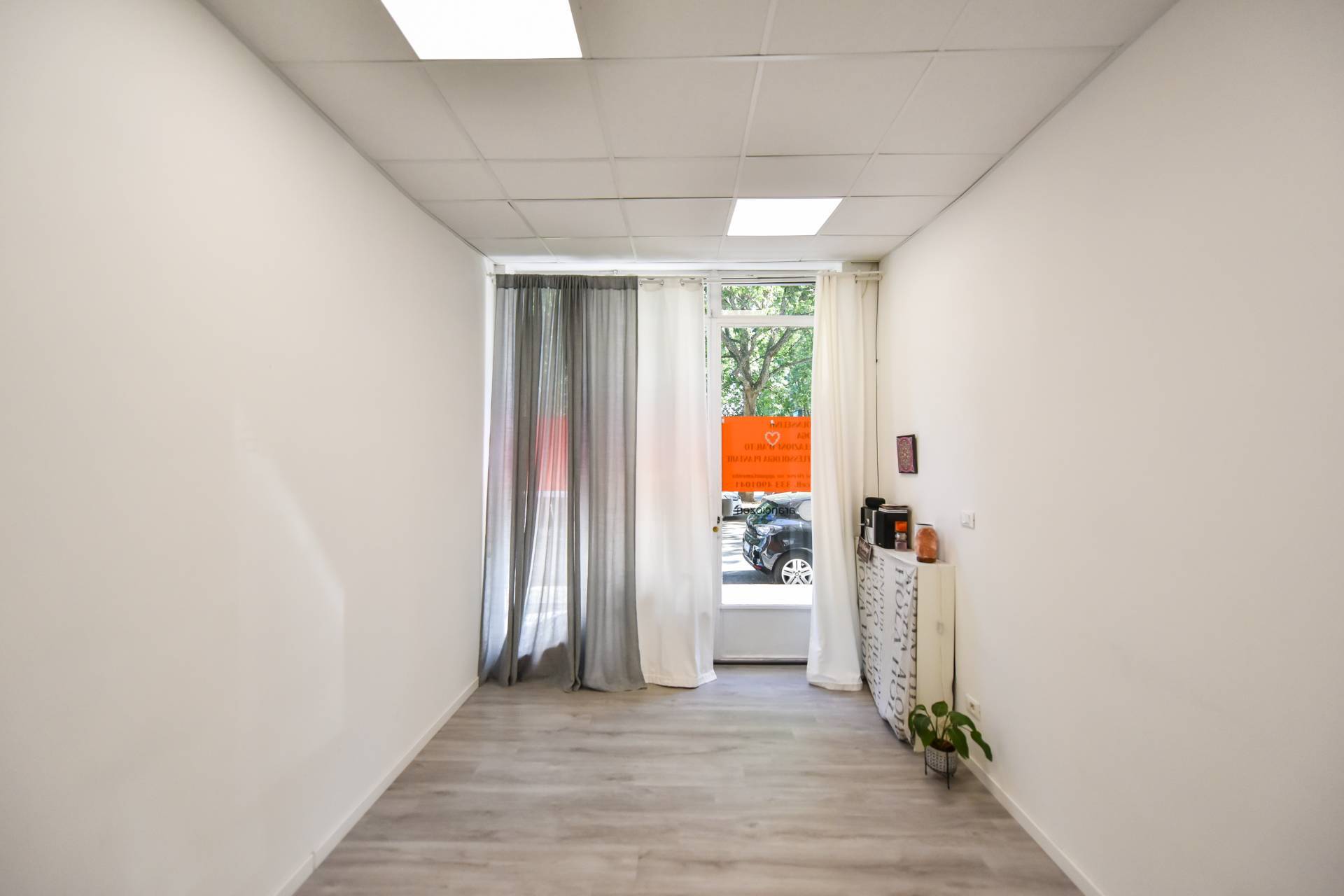 Locale commerciale in affitto a Torino, Madonna Campagna