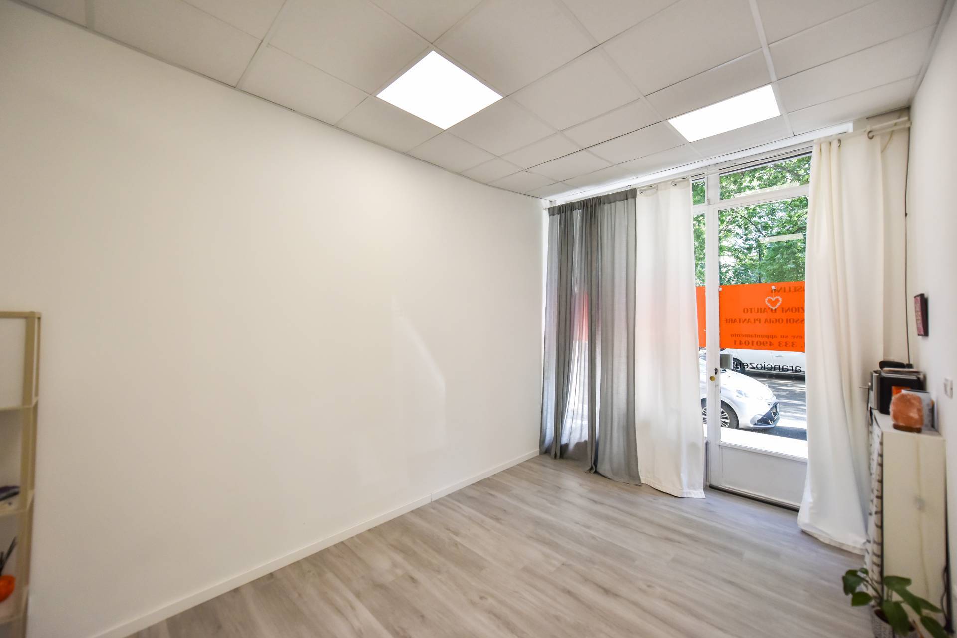 Locale commerciale in affitto a Torino, Madonna Campagna