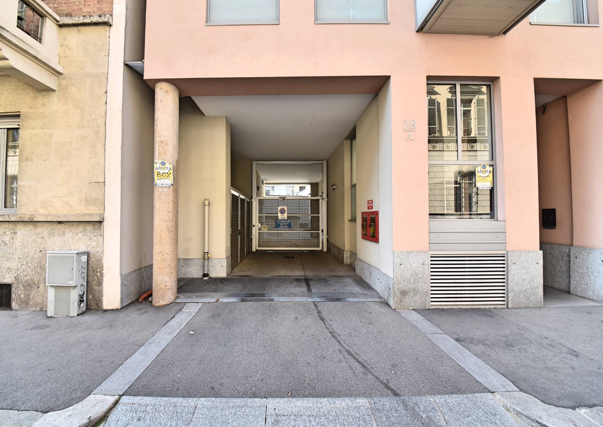 Box o garage in vendita a Torino, San Salvario