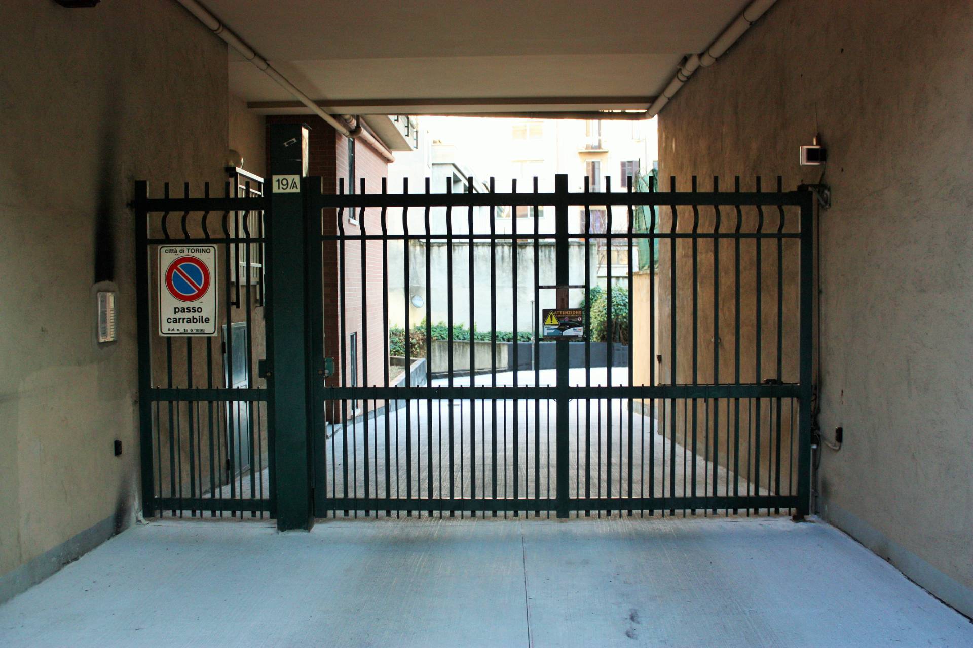 Box o garage in vendita a Torino, Nizza Millefonti