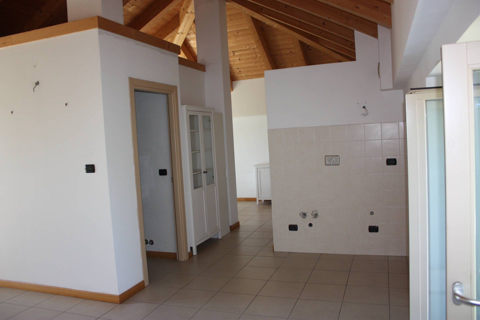 Appartamento in affitto a Pavarolo, Centrale