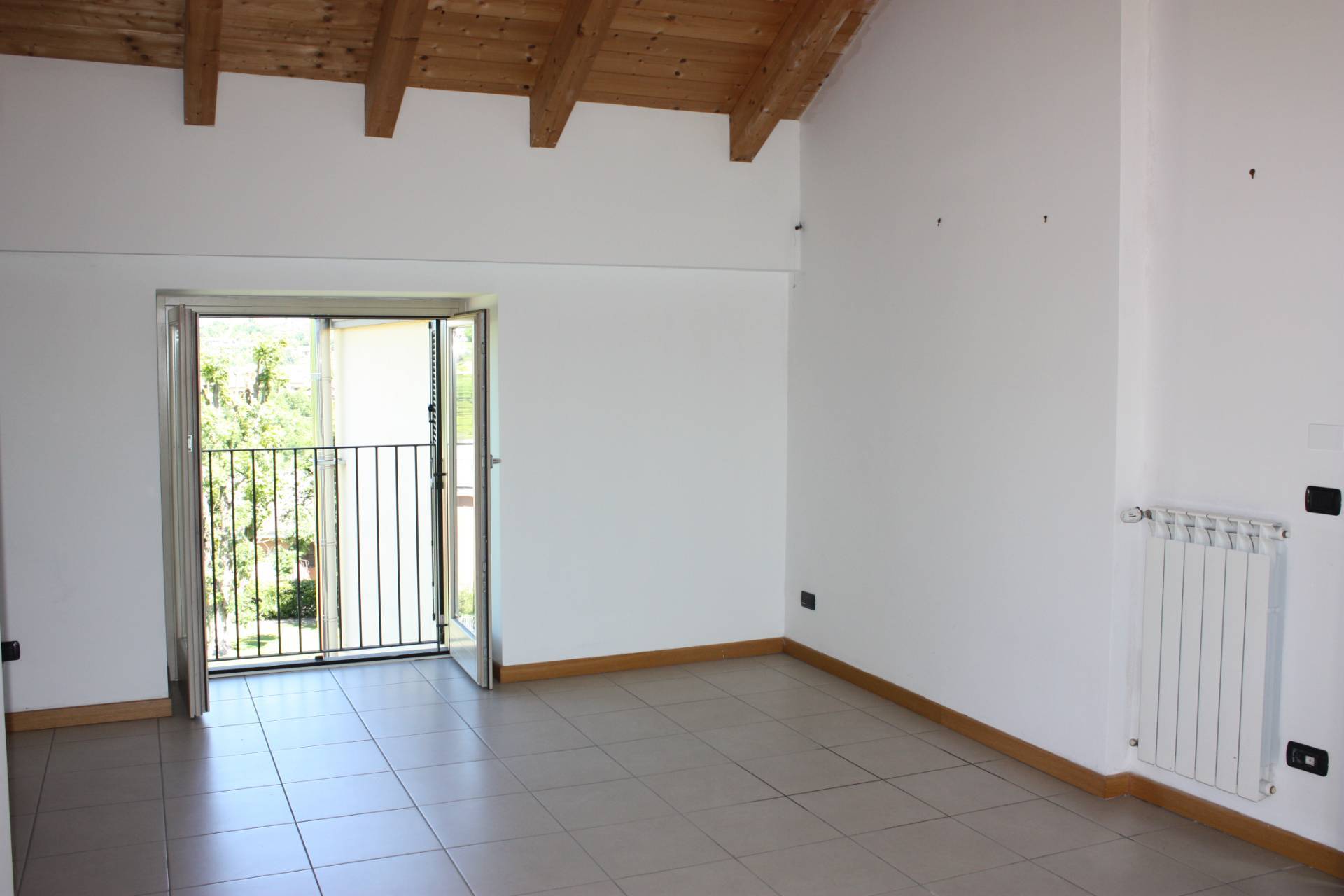 Appartamento in affitto a Pavarolo, Centrale