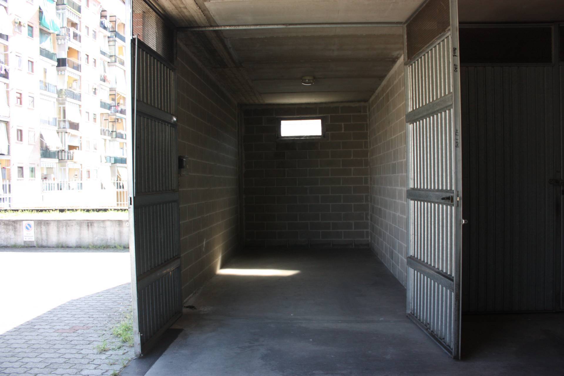 Box o garage in affitto a Torino, Barriera Milano