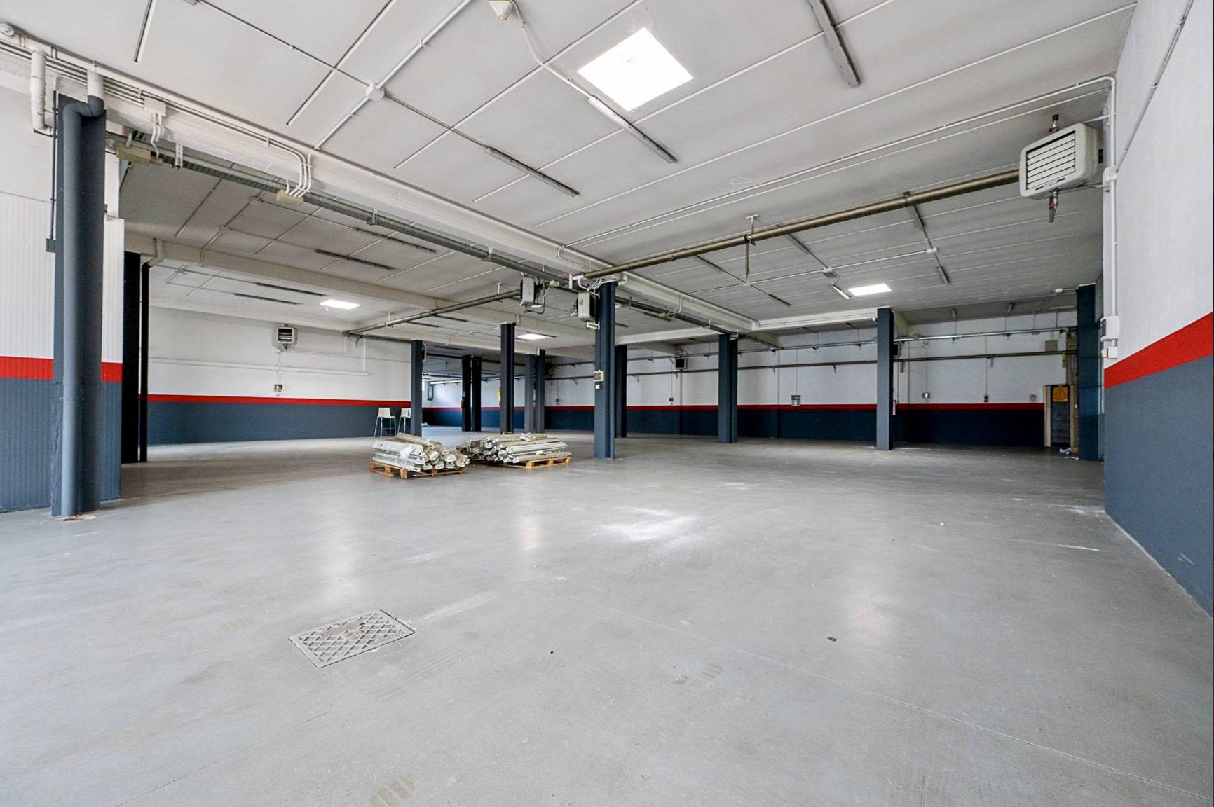 Locale commerciale in vendita a Moncalieri, C.so Savona